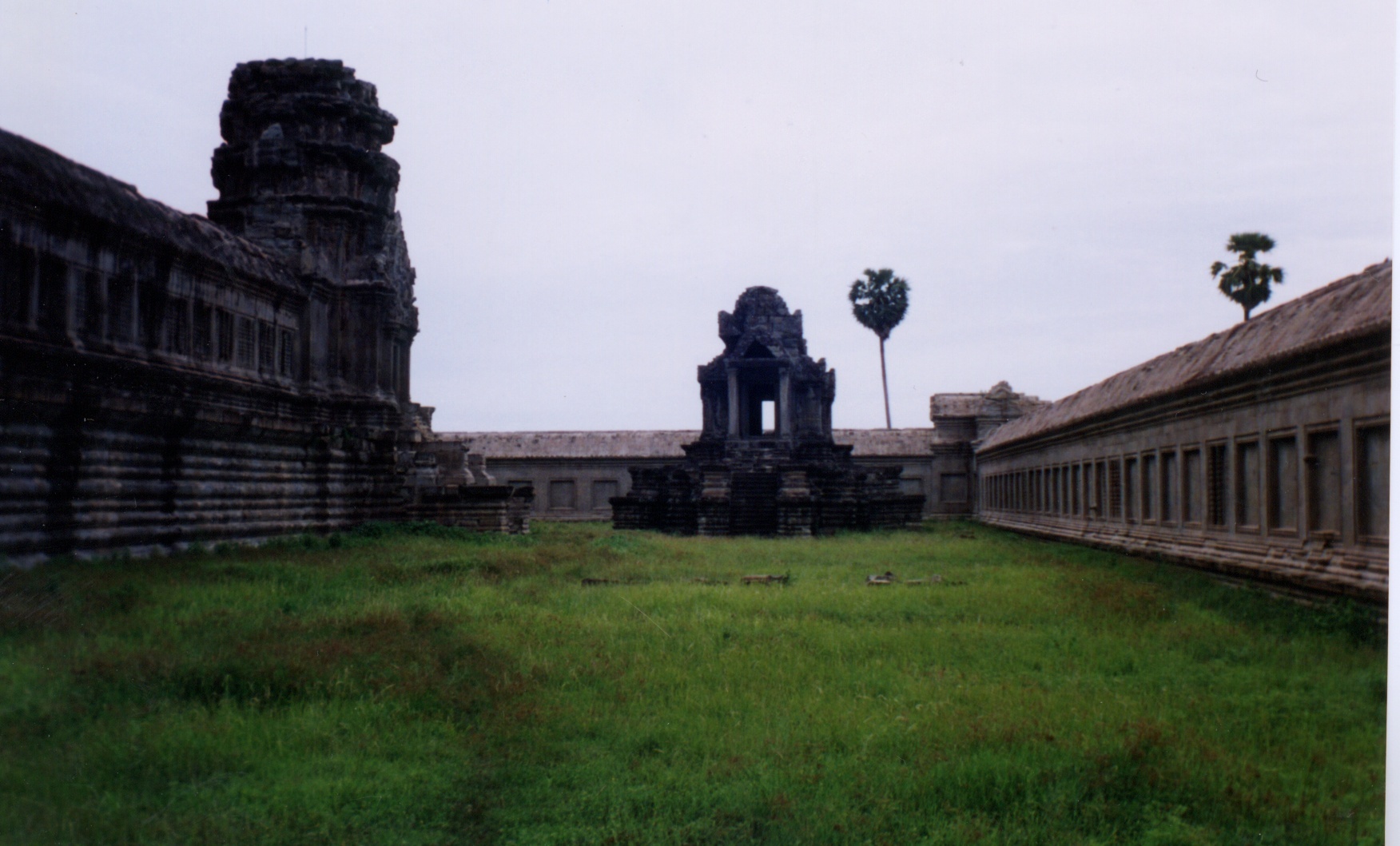 Picture Cambodia Angkor 1996-06 65 - Recreation Angkor