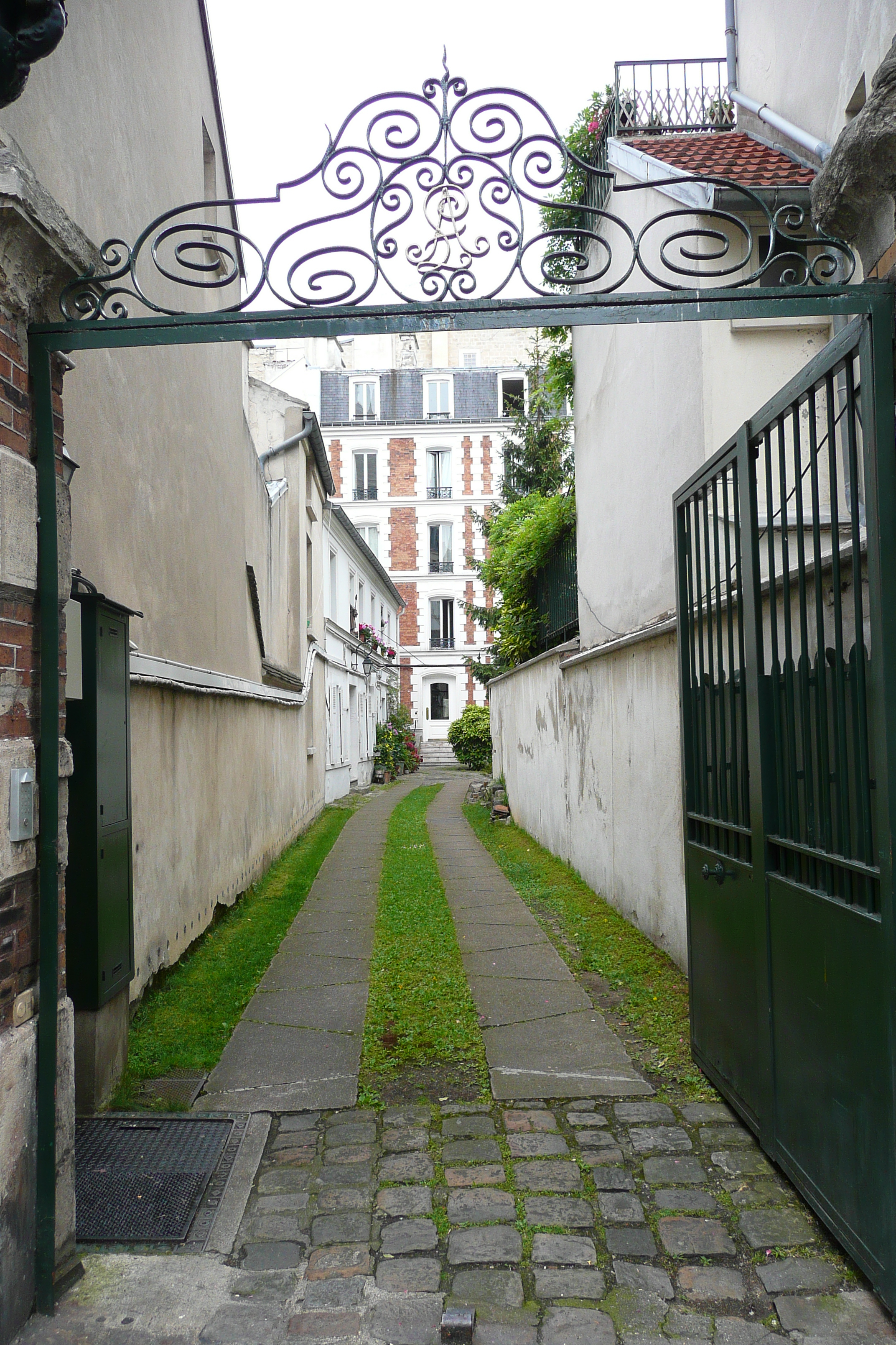 Picture France Paris Montmartre 2007-06 44 - Journey Montmartre