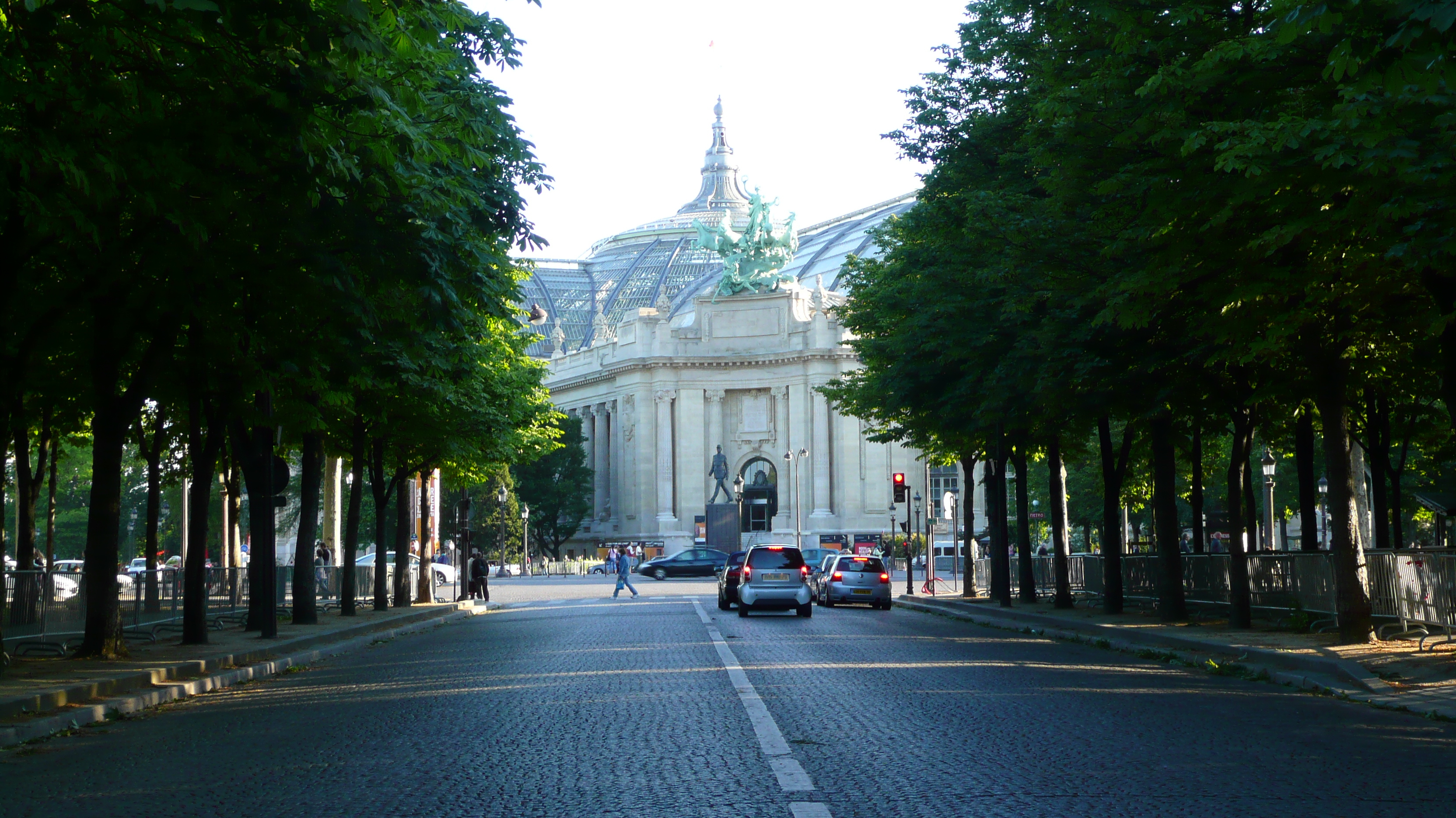 Picture France Paris Champs Elysees 2007-04 101 - Center Champs Elysees