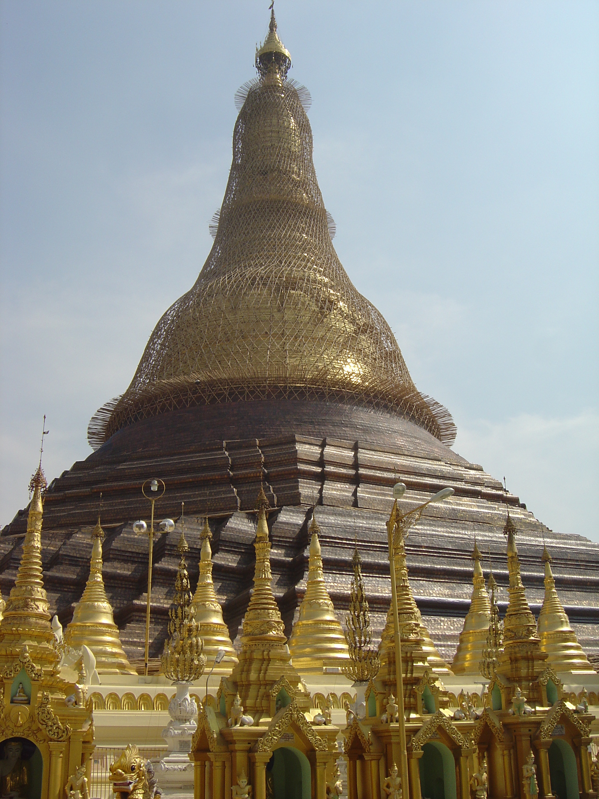 Picture Myanmar Yangon Shwedagon Pagoda 2005-01 50 - Tour Shwedagon Pagoda