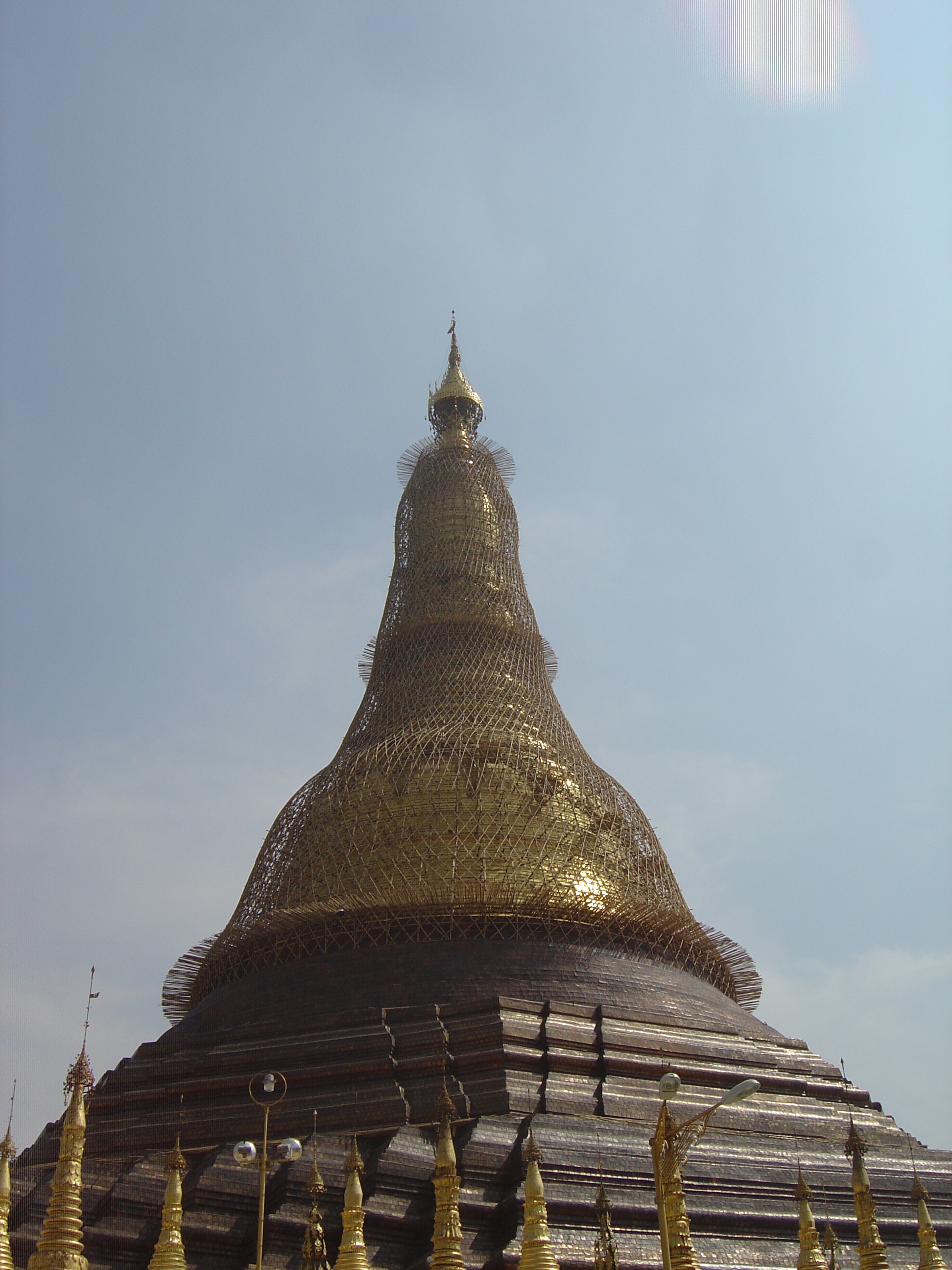 Picture Myanmar Yangon Shwedagon Pagoda 2005-01 47 - Tours Shwedagon Pagoda