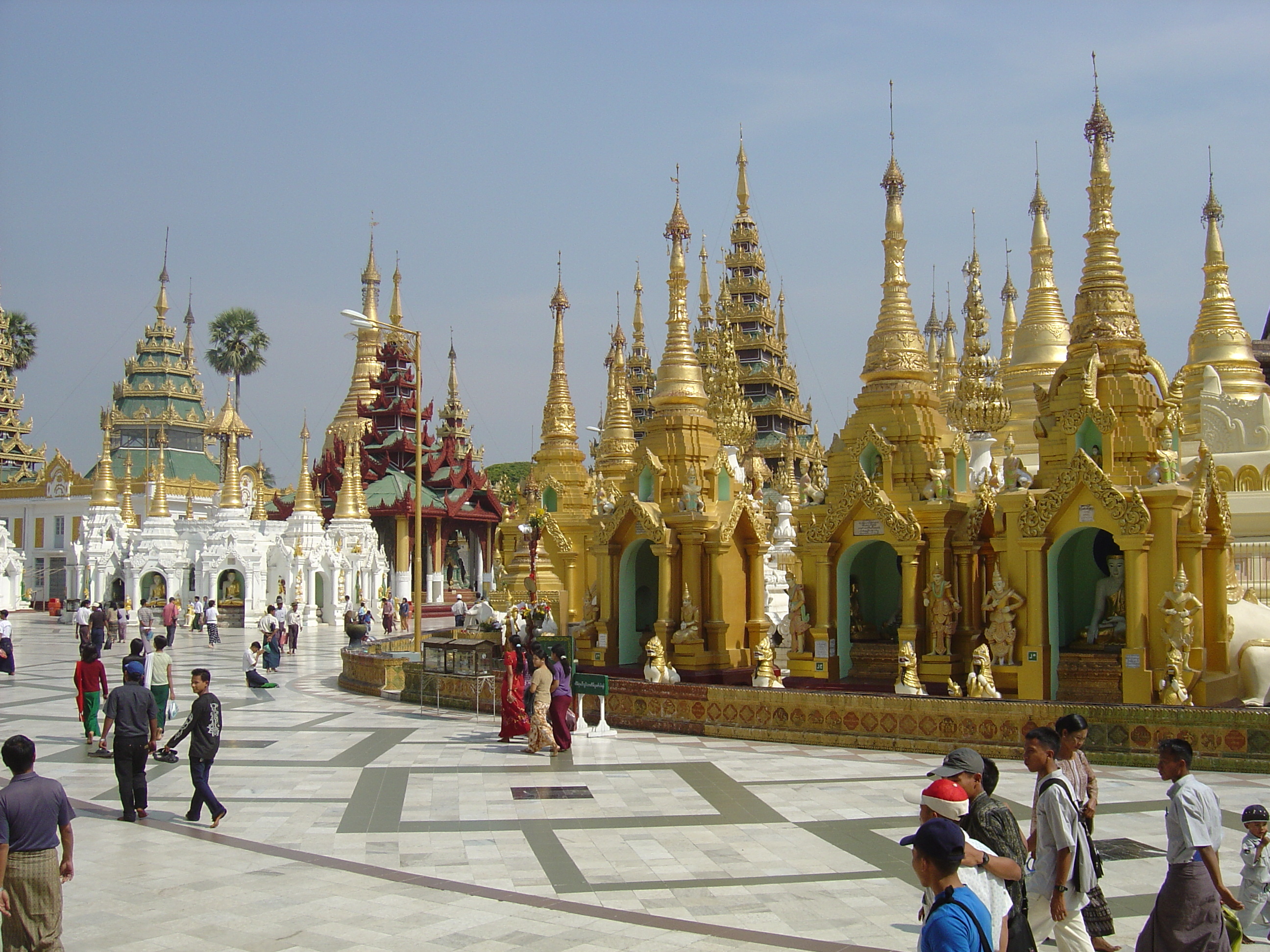 Picture Myanmar Yangon Shwedagon Pagoda 2005-01 40 - Journey Shwedagon Pagoda