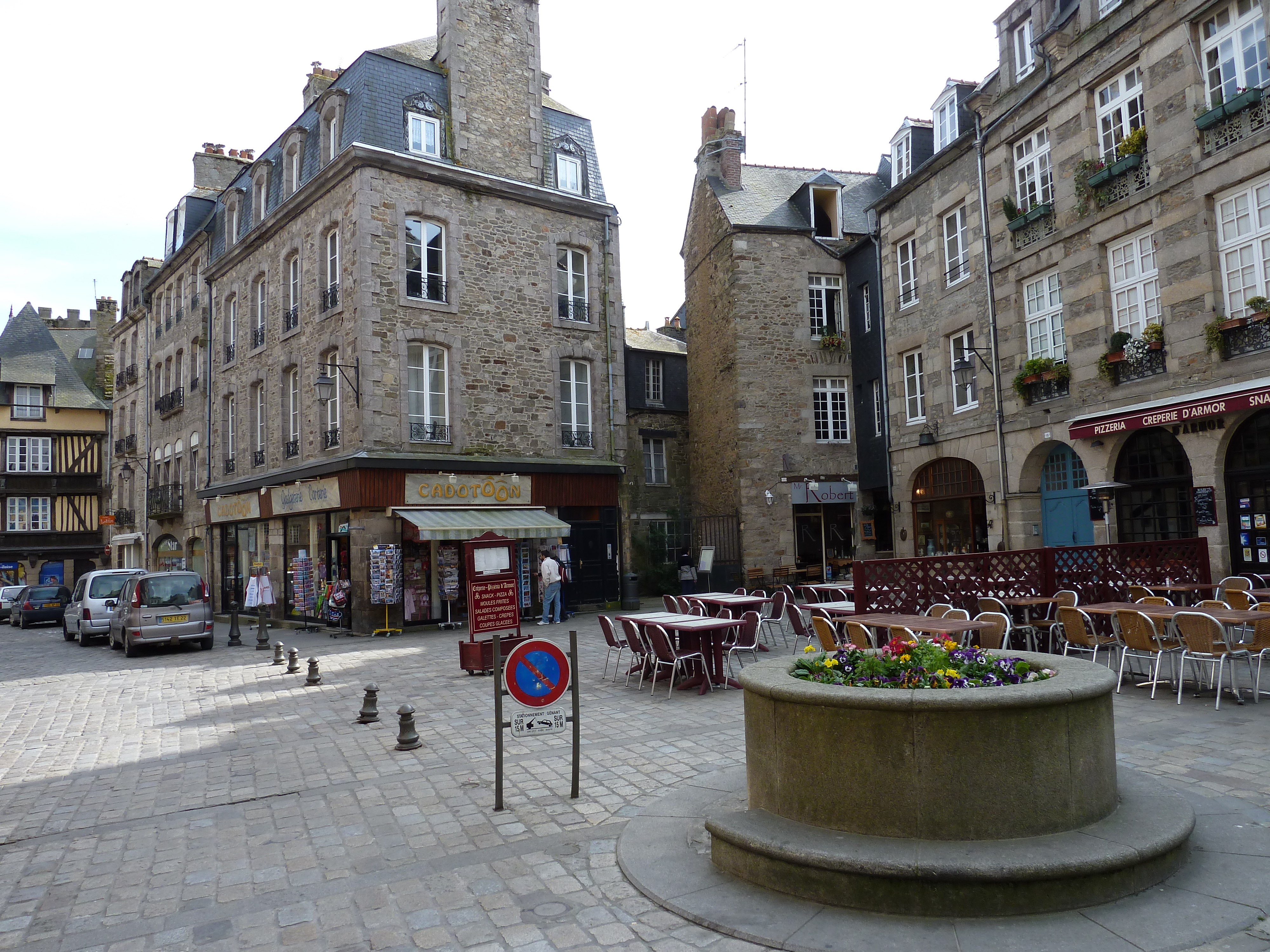 Picture France Dinan 2010-04 52 - Center Dinan