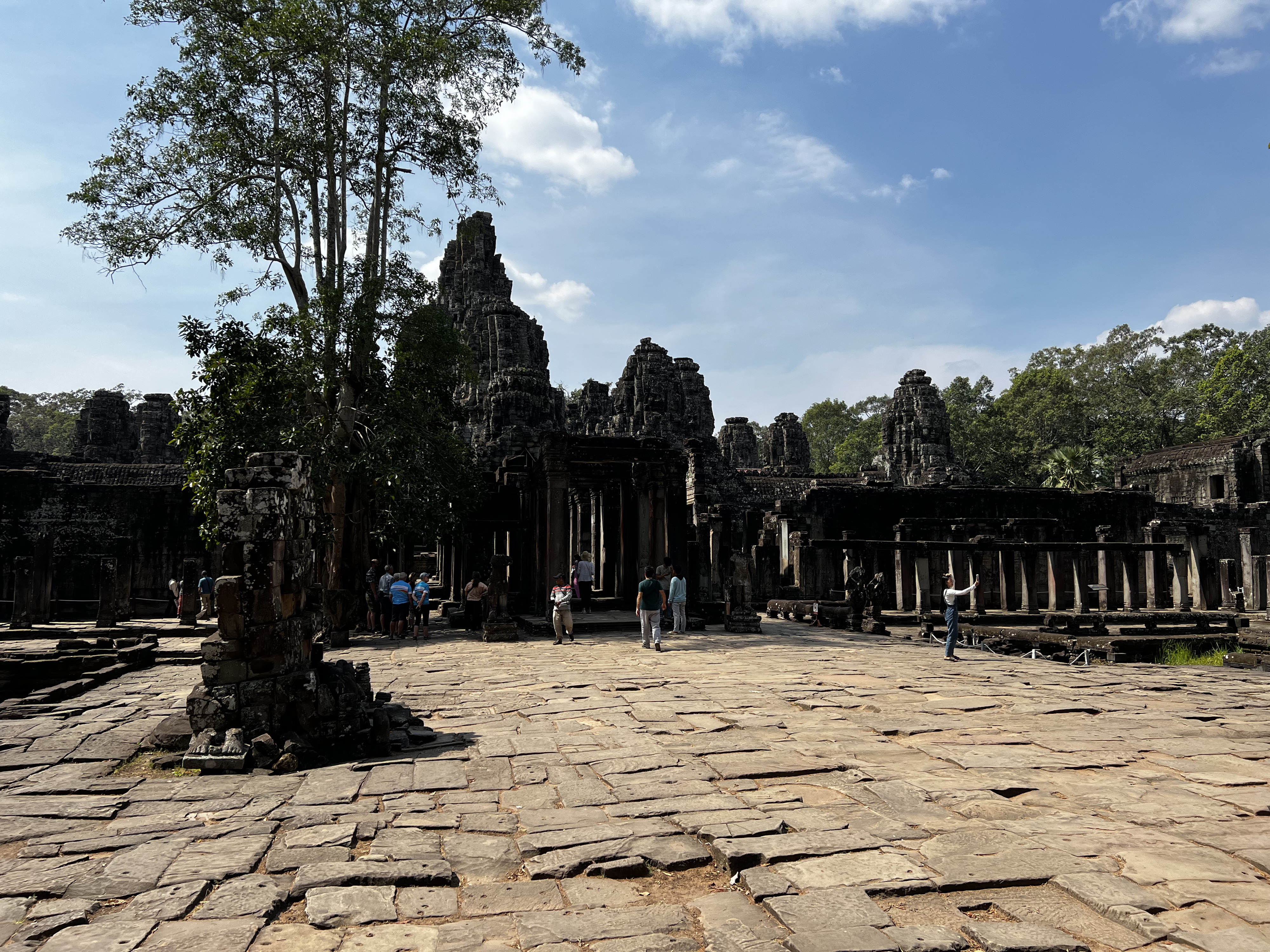 Picture Cambodia Siem Reap Bayon 2023-01 103 - Tour Bayon