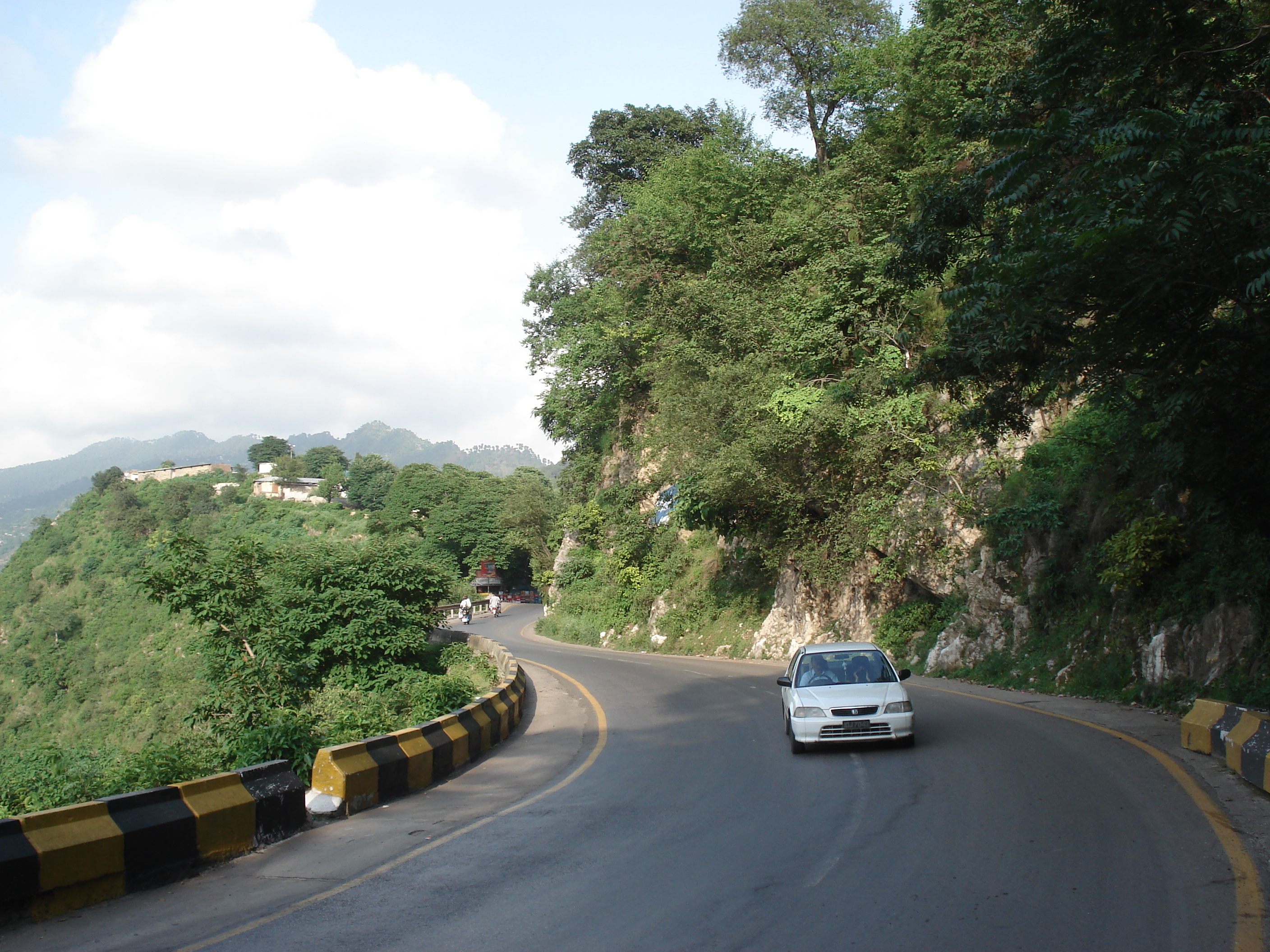 Picture Pakistan Islamabad to Murree road 2006-08 94 - History Islamabad to Murree road