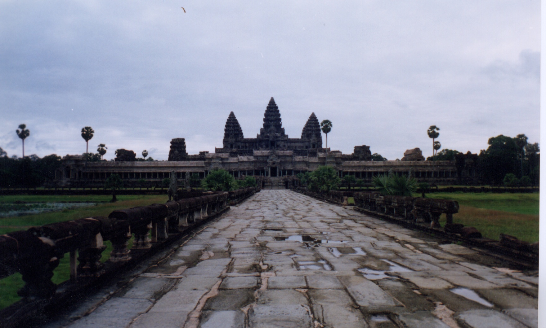 Picture Cambodia Angkor 1996-06 3 - Tours Angkor