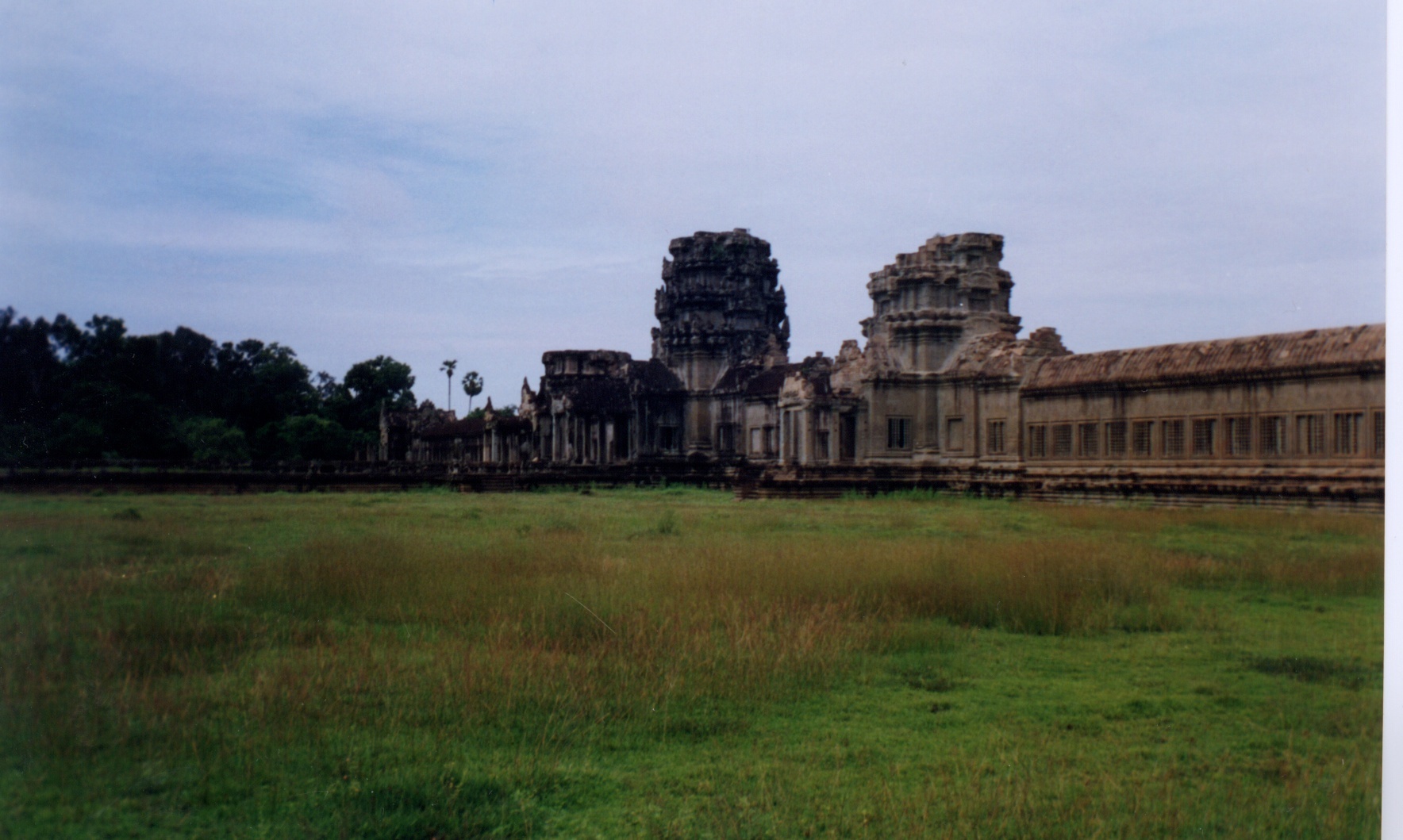 Picture Cambodia Angkor 1996-06 5 - Tour Angkor