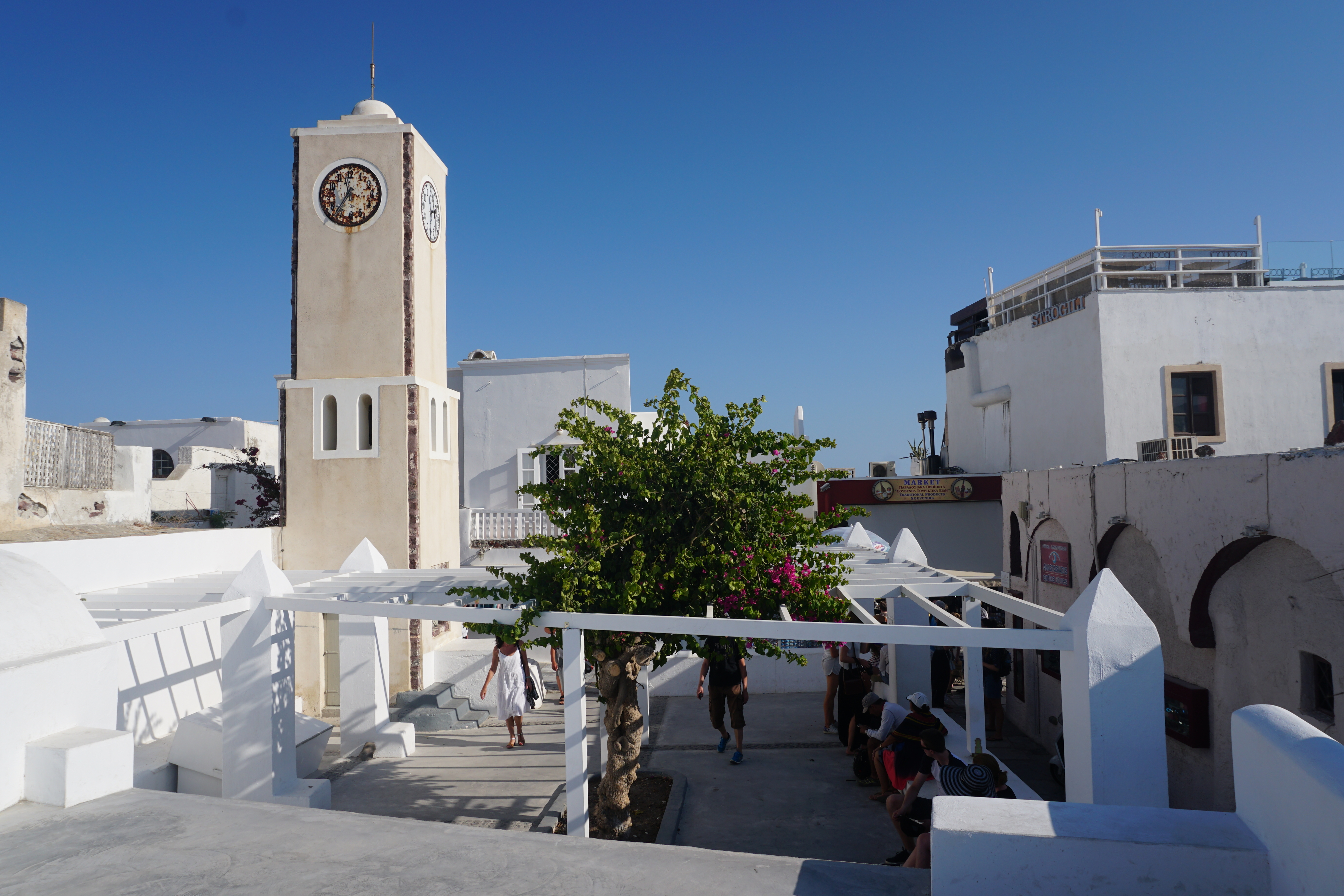 Picture Greece Santorini Oia 2016-07 95 - Center Oia