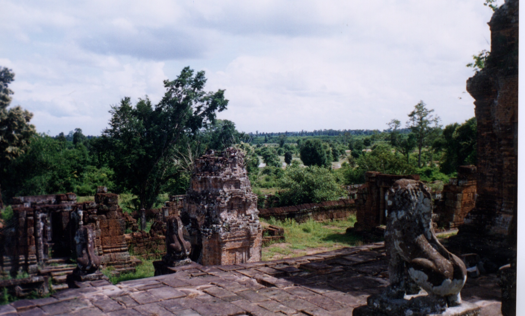 Picture Cambodia Angkor 1996-06 10 - Center Angkor