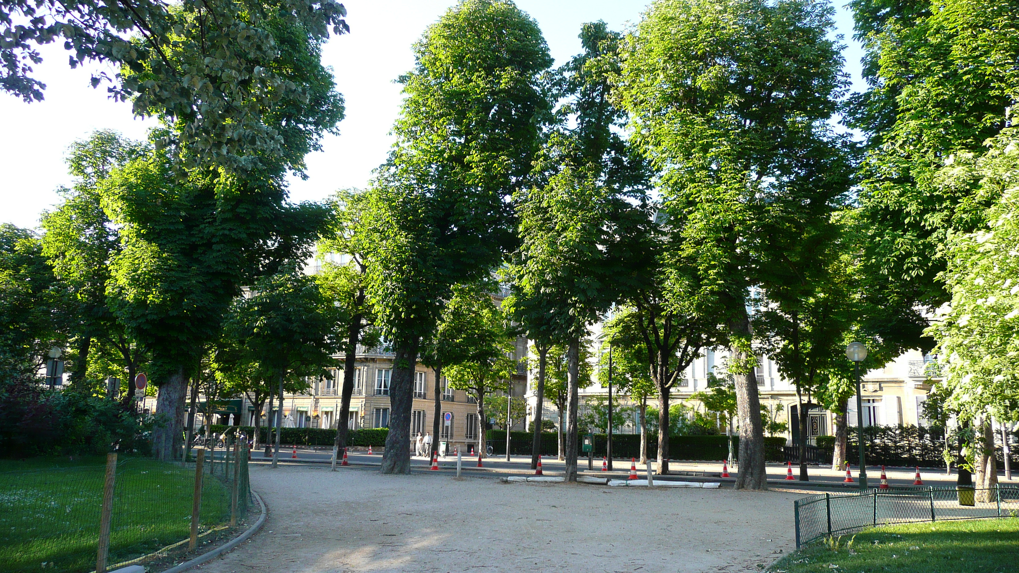 Picture France Paris Champs Elysees 2007-04 65 - Around Champs Elysees