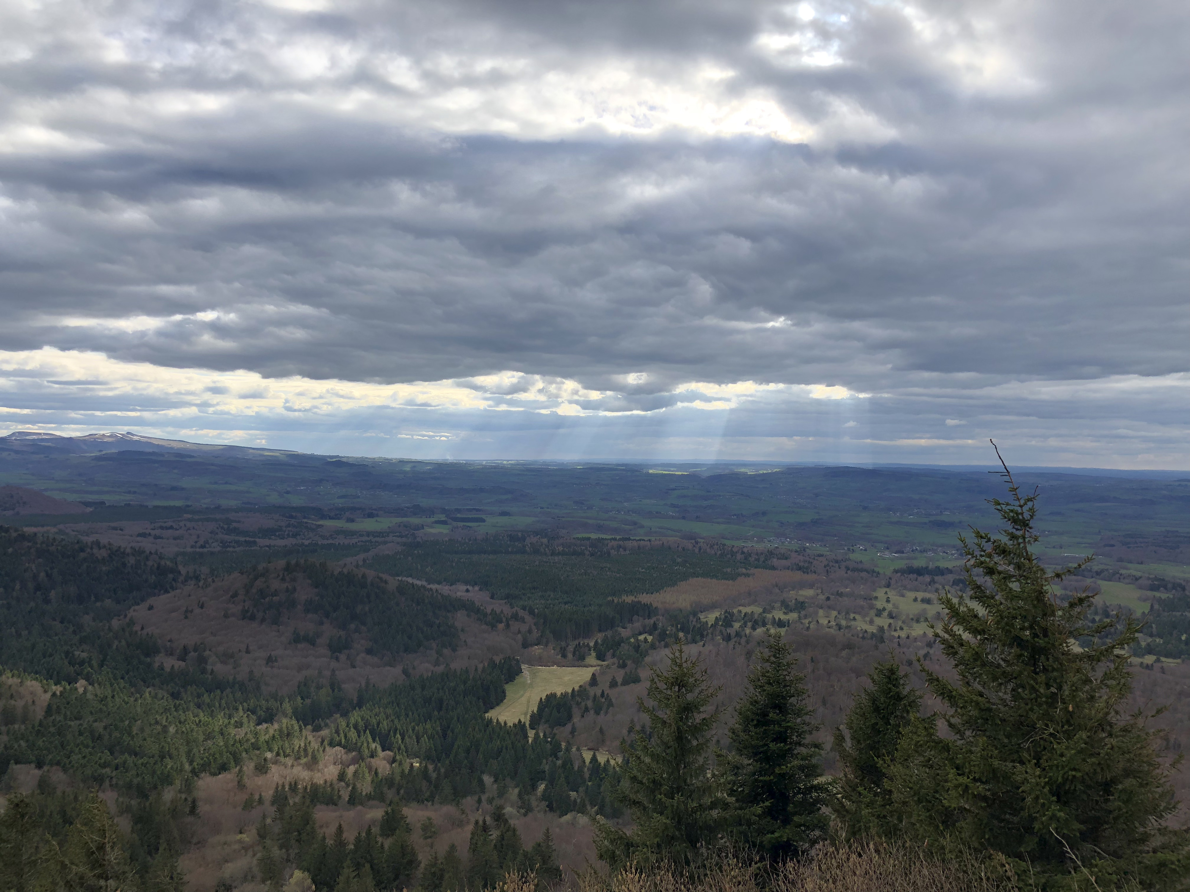 Picture France Le Puy de Dome 2018-04 26 - History Le Puy de Dome