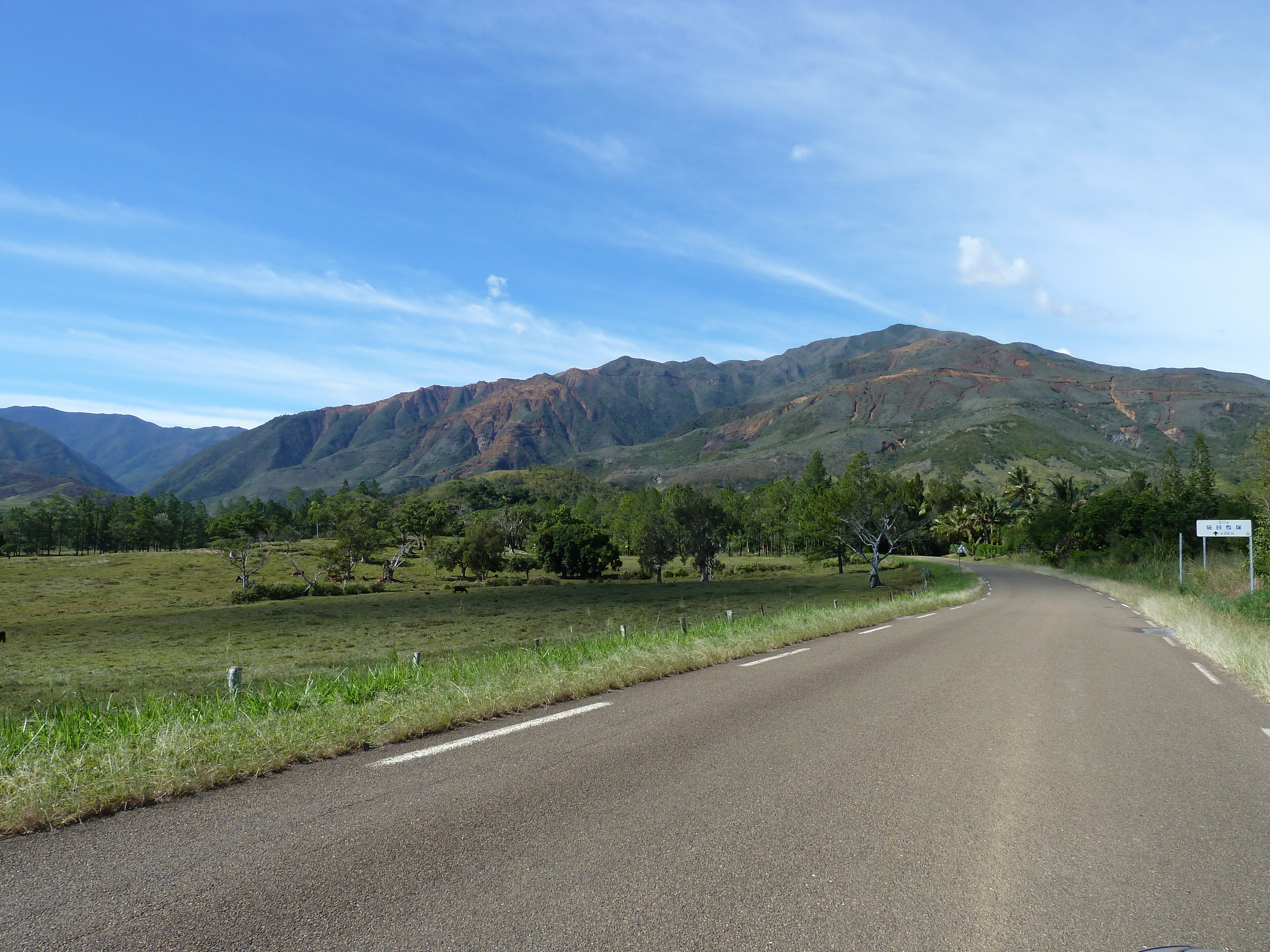 Picture New Caledonia Tontouta to Thio road 2010-05 27 - Journey Tontouta to Thio road