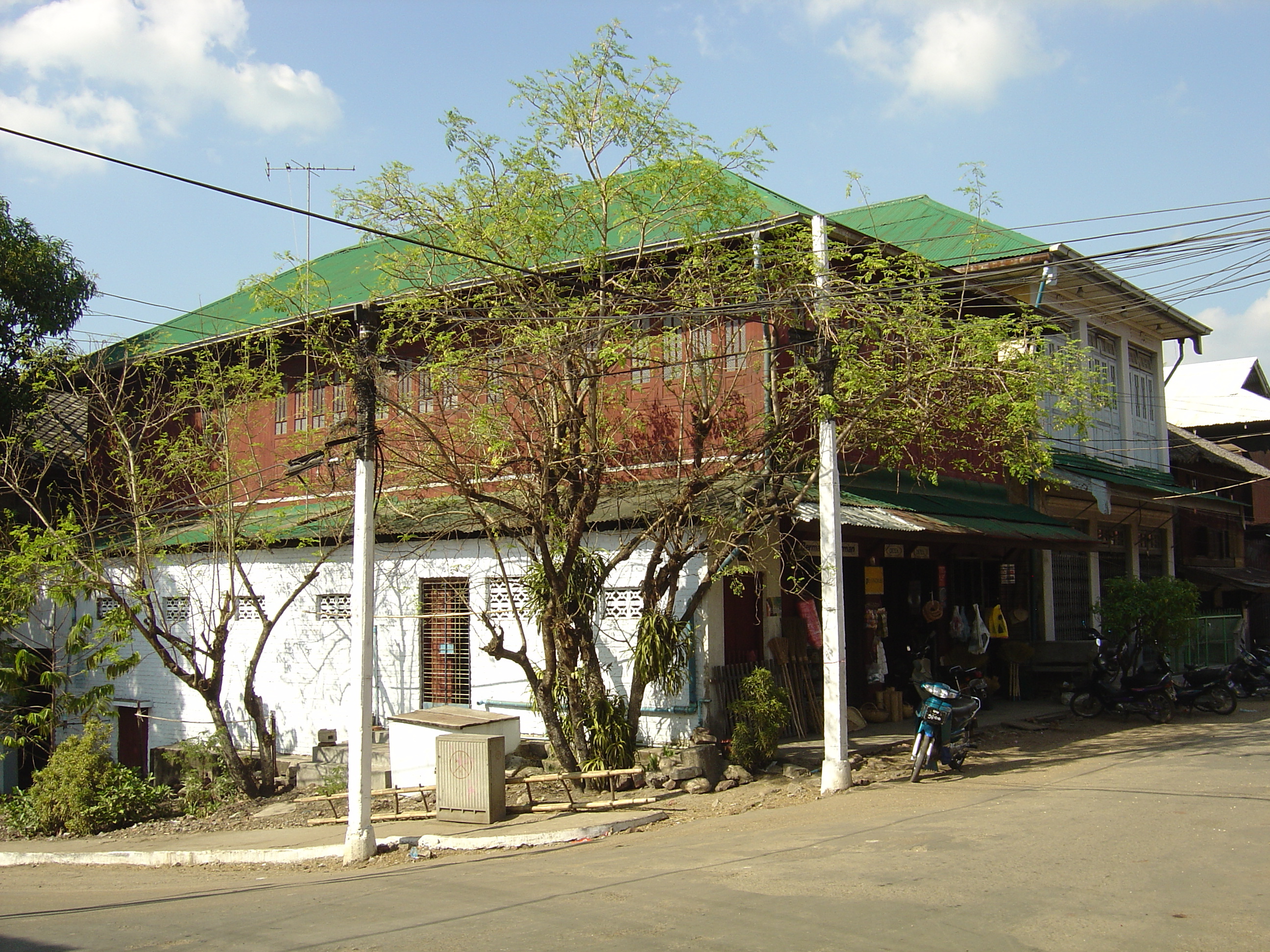 Picture Myanmar Myeik (Mergui) 2005-01 31 - Tour Myeik (Mergui)