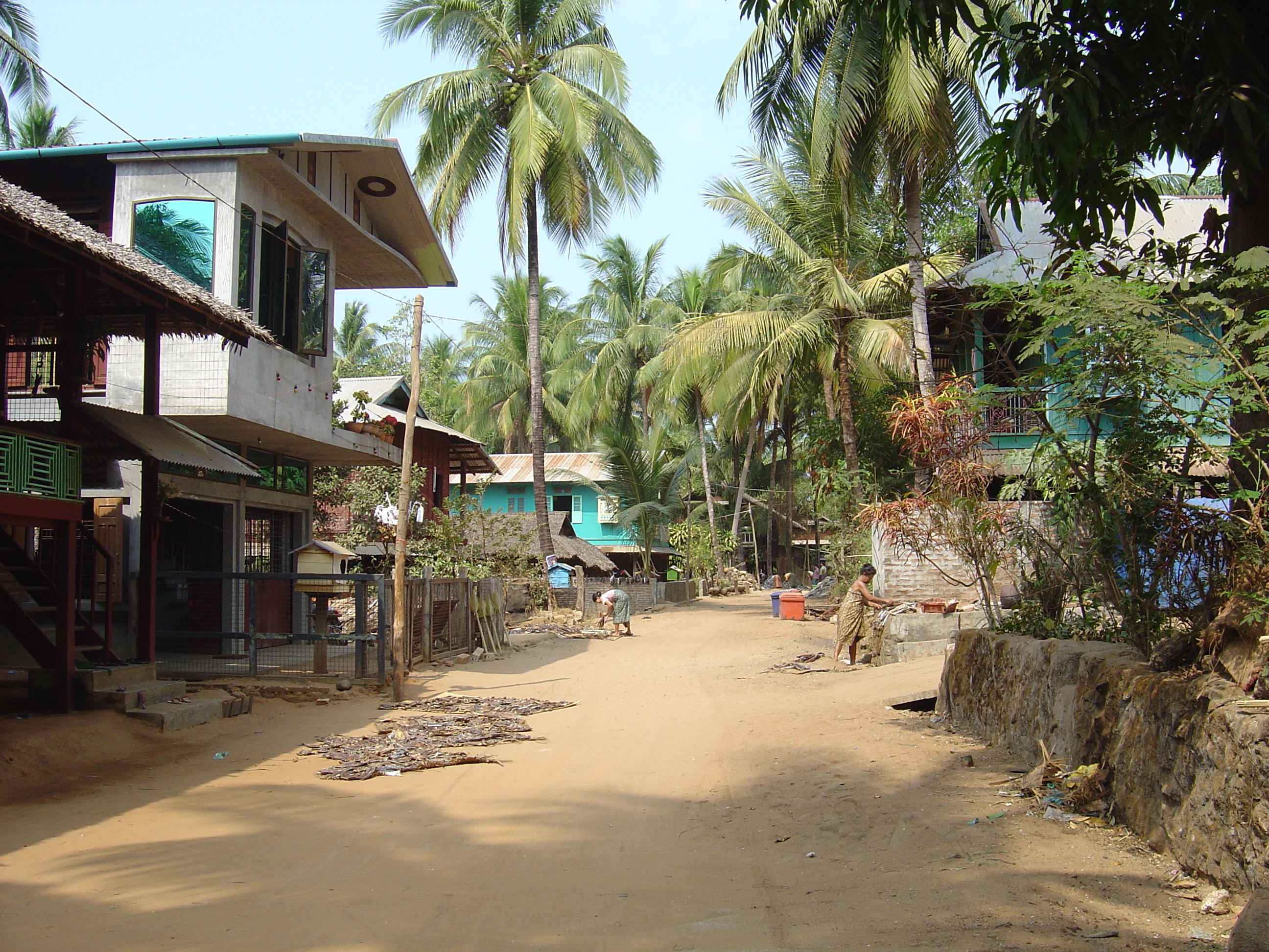 Picture Myanmar Maungmagan North 2005-01 18 - Tours Maungmagan North