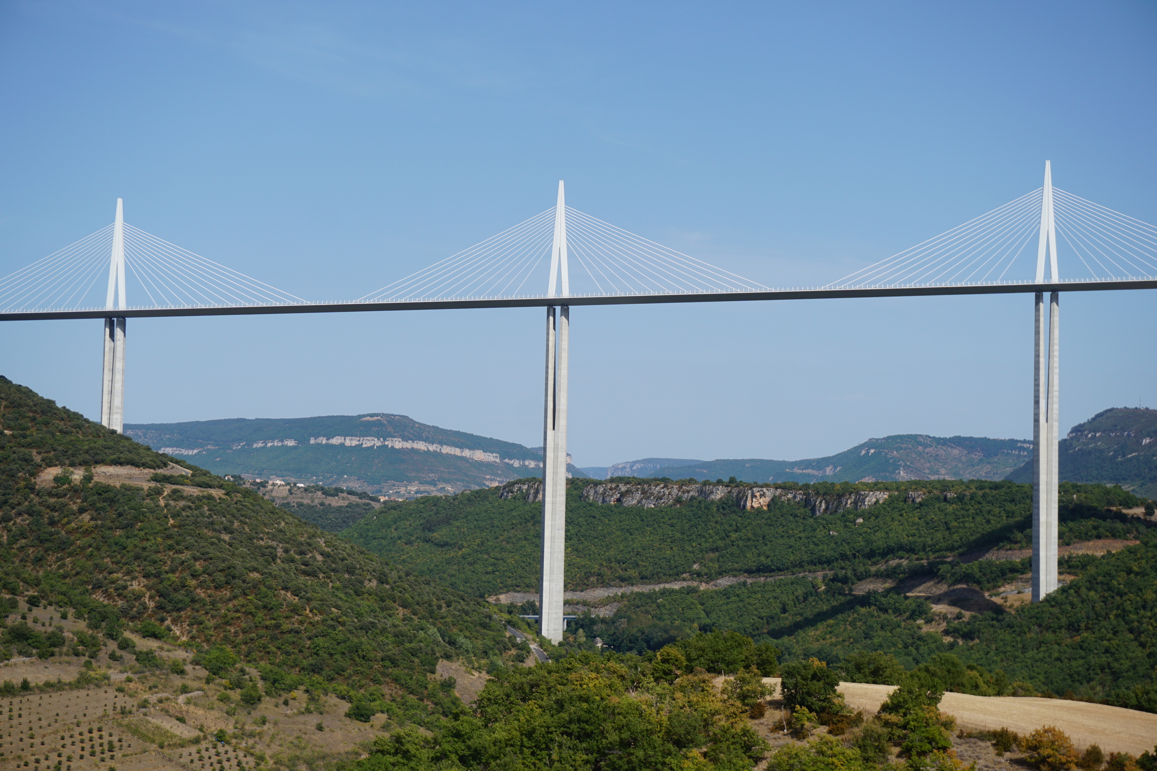 Picture France Viaduc de Millau 2017-08 5 - Center Viaduc de Millau