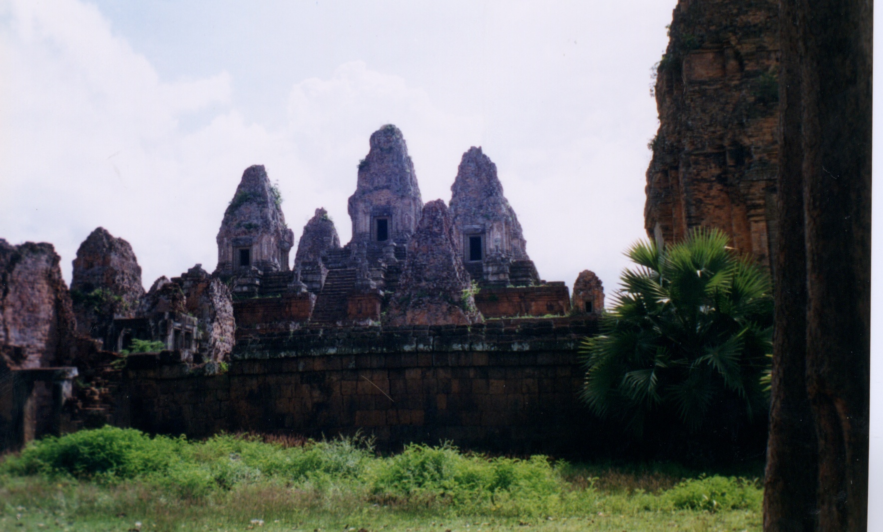 Picture Cambodia Angkor 1996-06 66 - Tour Angkor