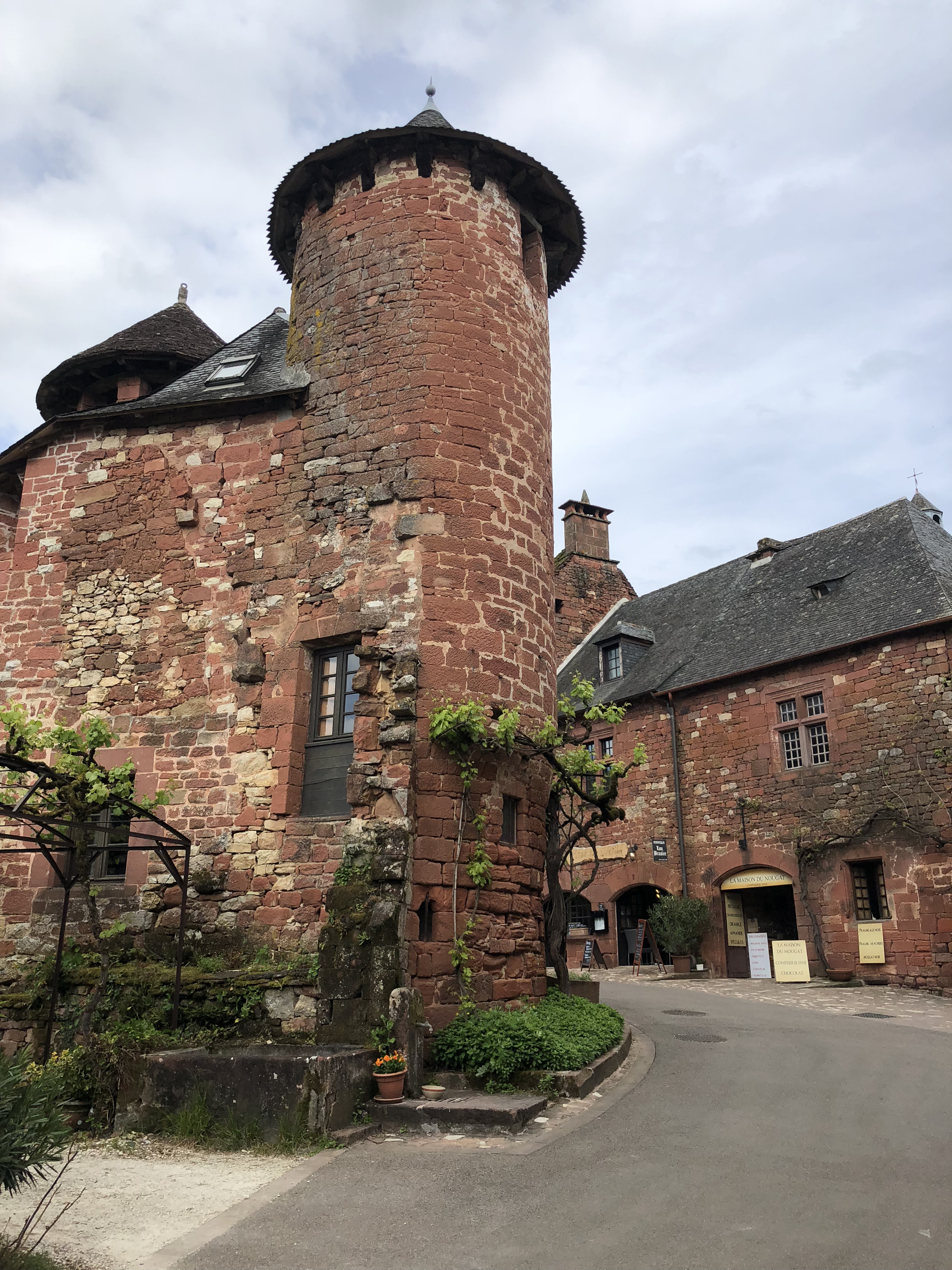 Picture France Collonges la Rouge 2018-04 81 - Tour Collonges la Rouge