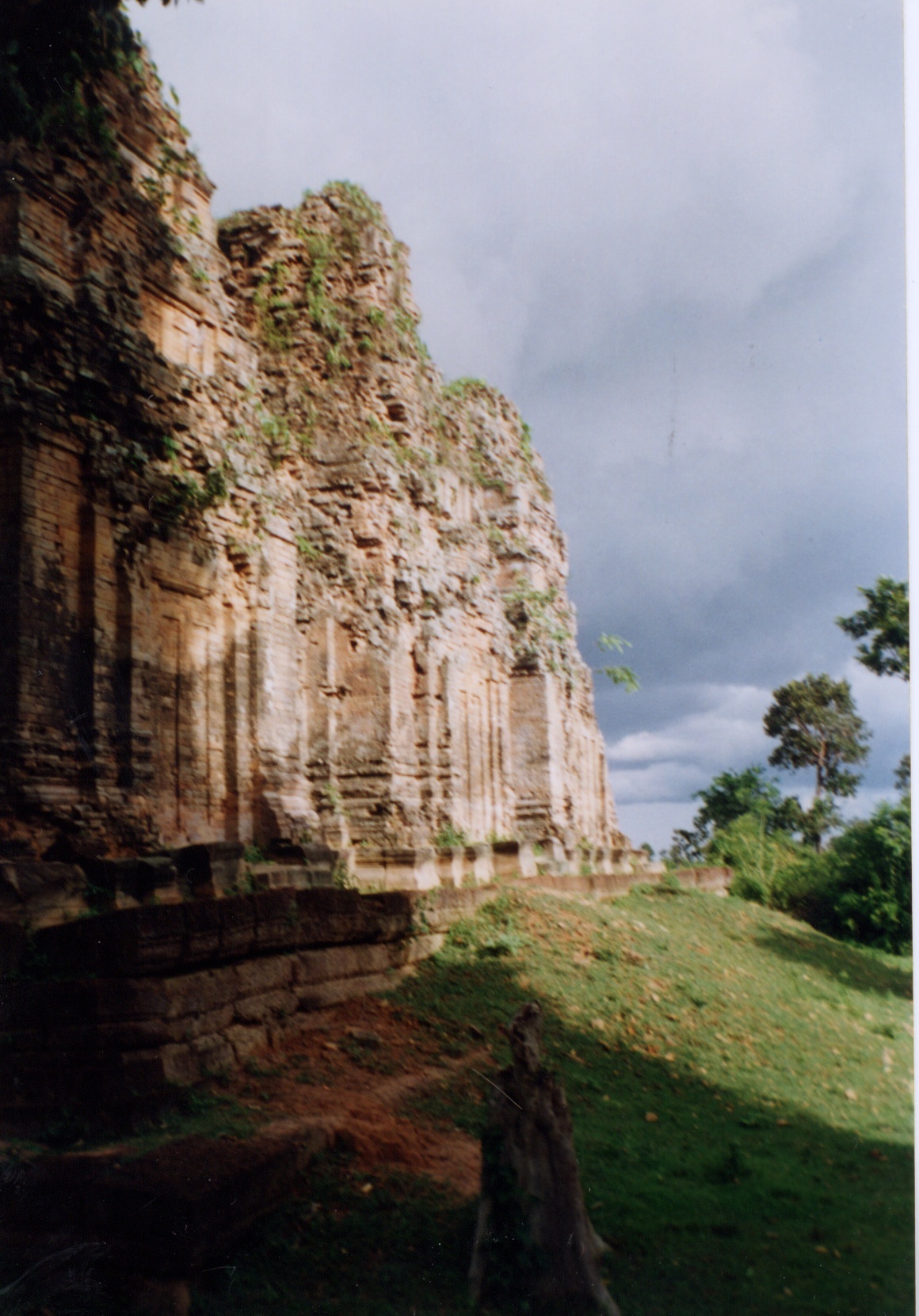 Picture Cambodia Angkor 1996-06 16 - Discovery Angkor