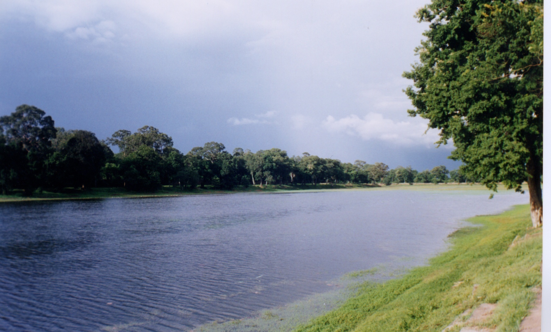 Picture Cambodia Angkor 1996-06 9 - Around Angkor