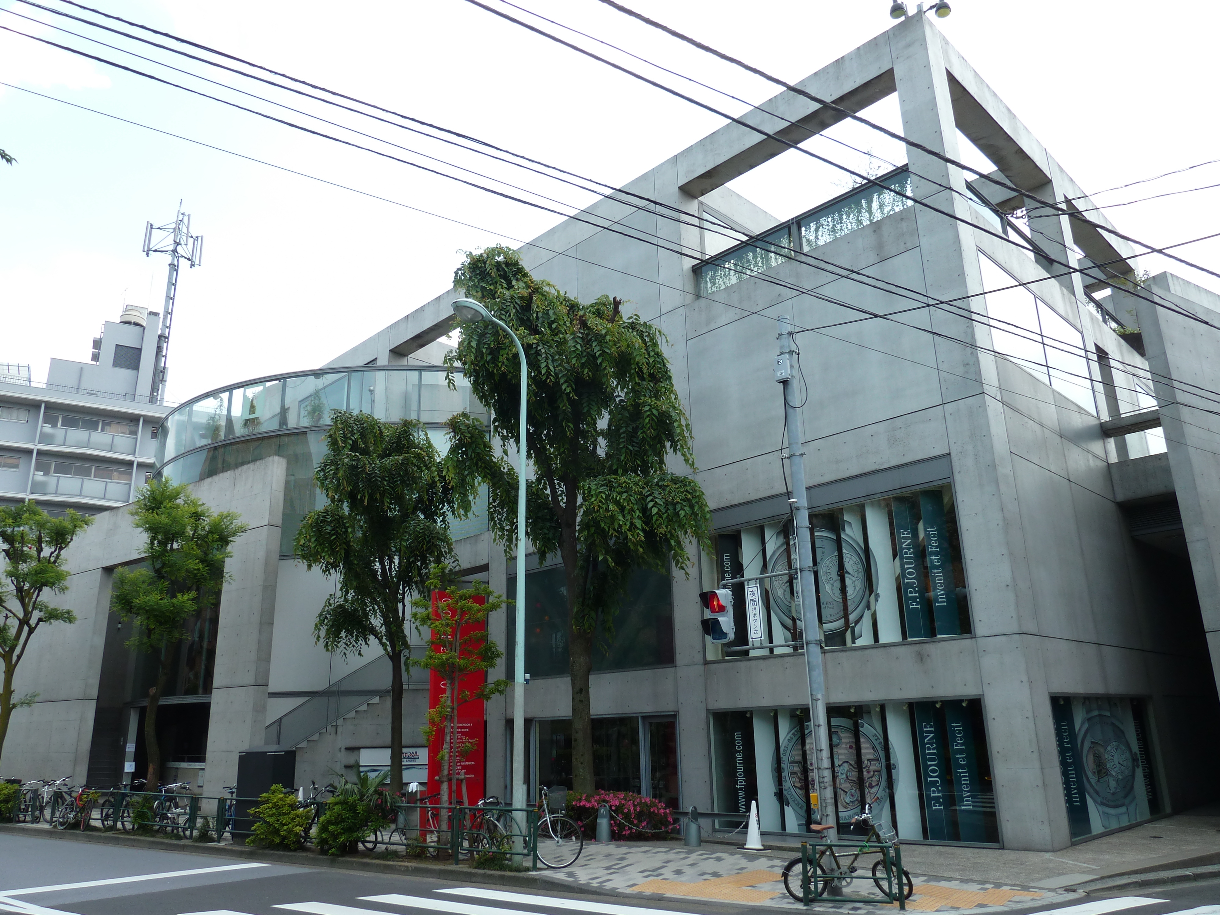 Picture Japan Tokyo Omotesando 2010-06 18 - Discovery Omotesando