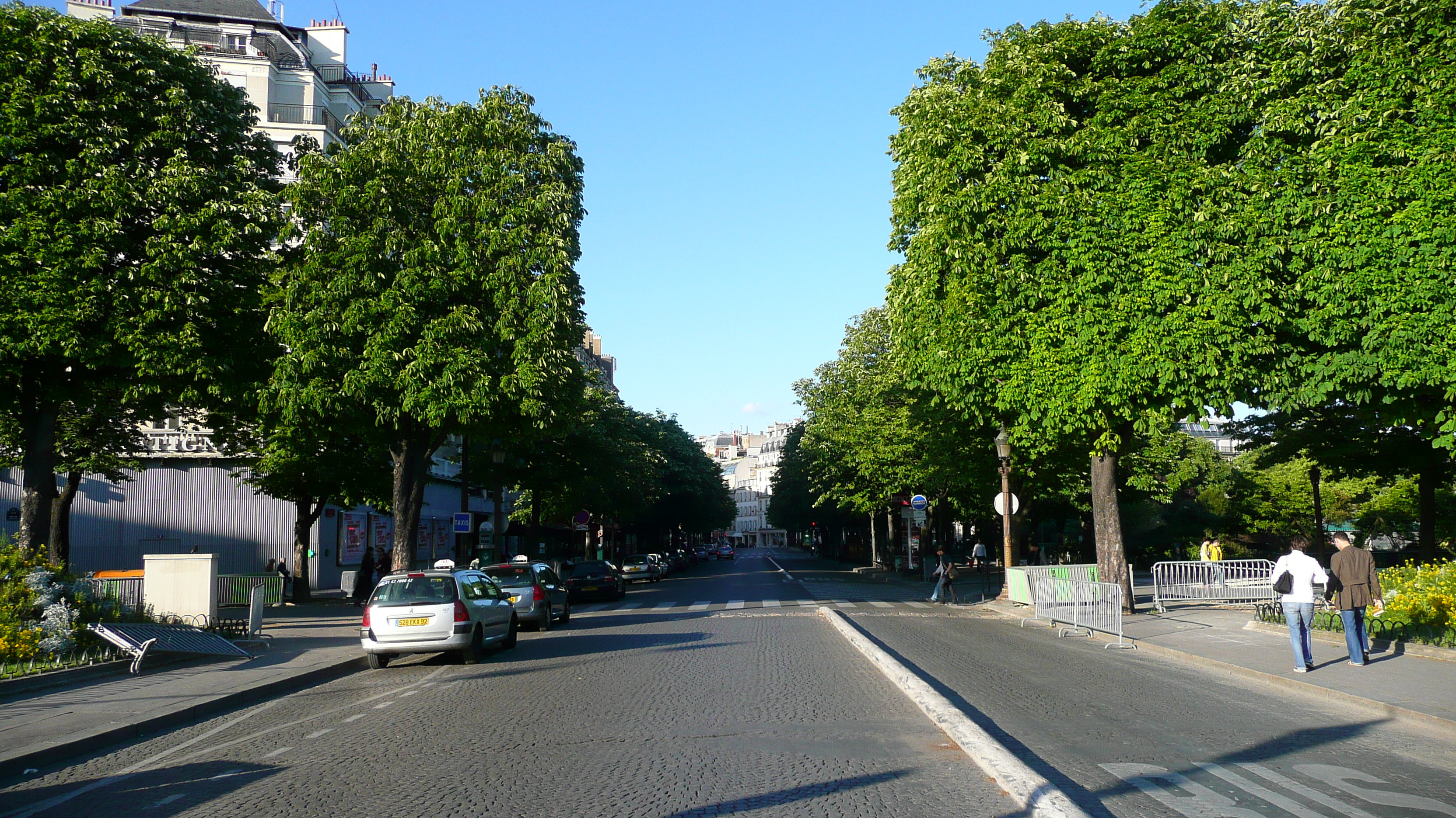 Picture France Paris Champs Elysees 2007-04 68 - Discovery Champs Elysees