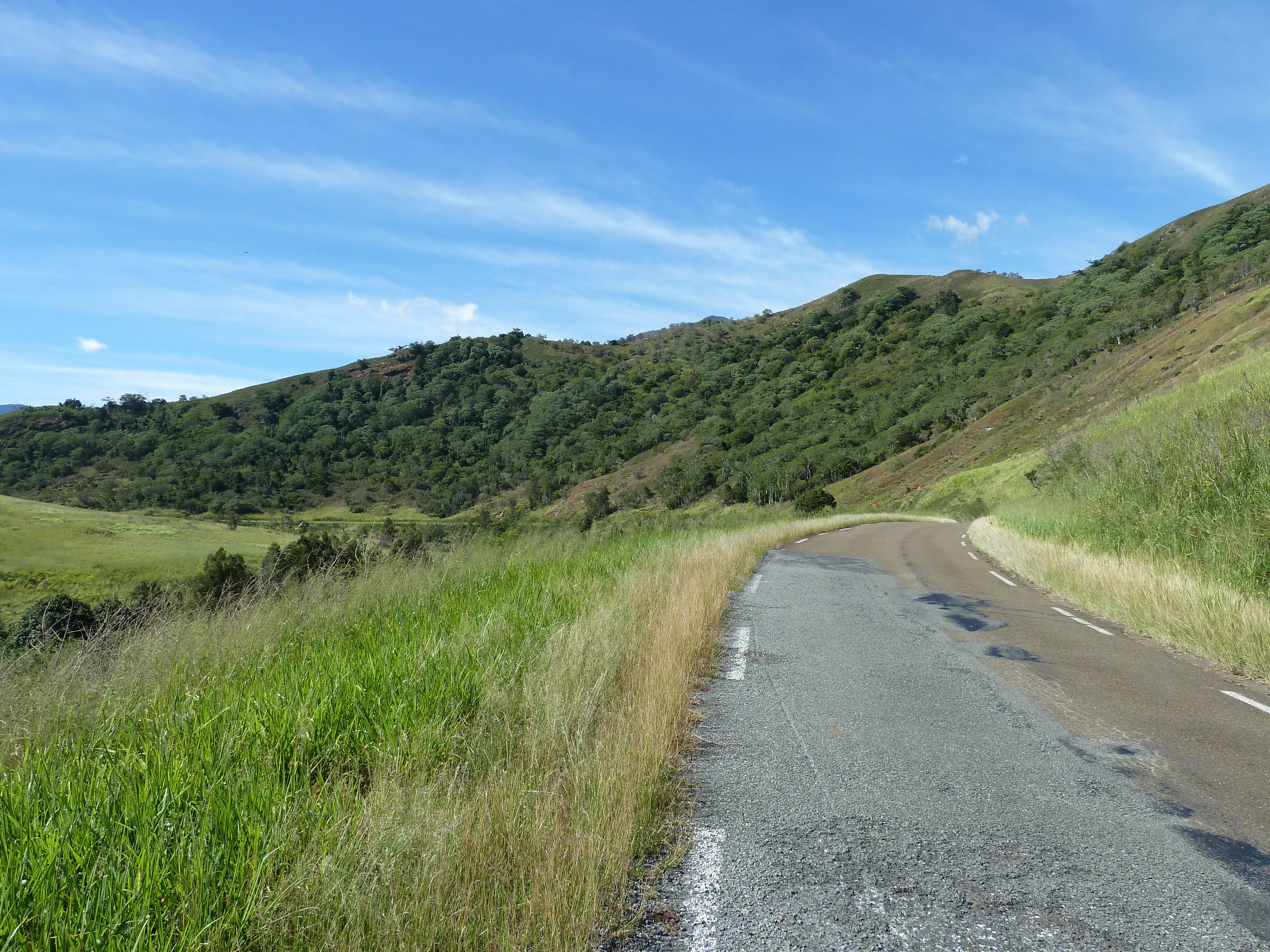 Picture New Caledonia Tontouta to Thio road 2010-05 3 - Center Tontouta to Thio road