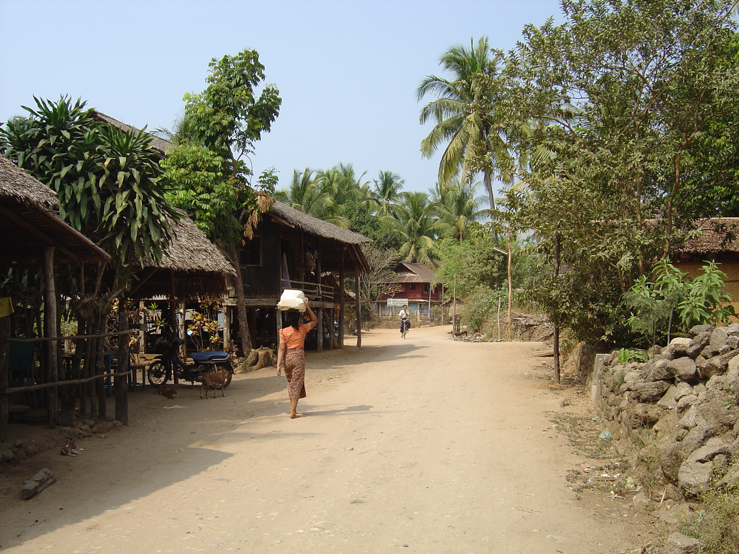 Picture Myanmar Maungmagan North 2005-01 61 - Tour Maungmagan North