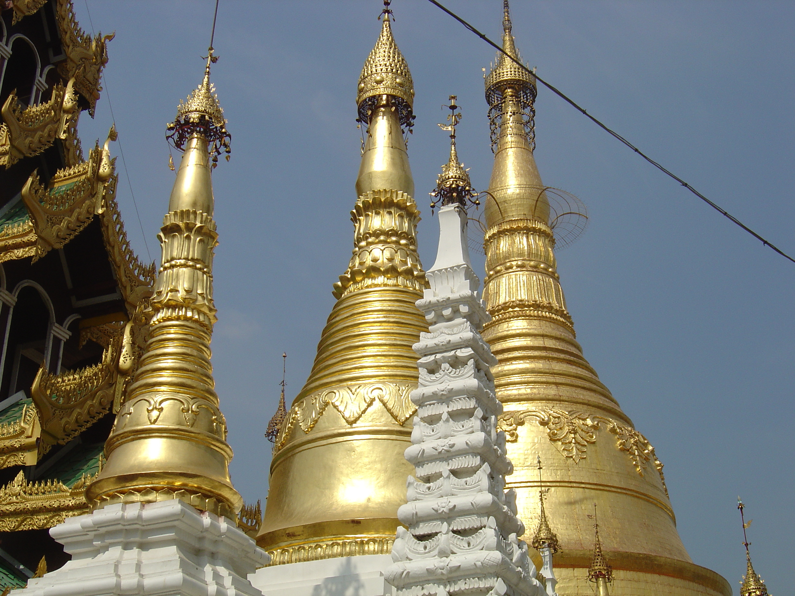 Picture Myanmar Yangon Shwedagon Pagoda 2005-01 19 - Around Shwedagon Pagoda