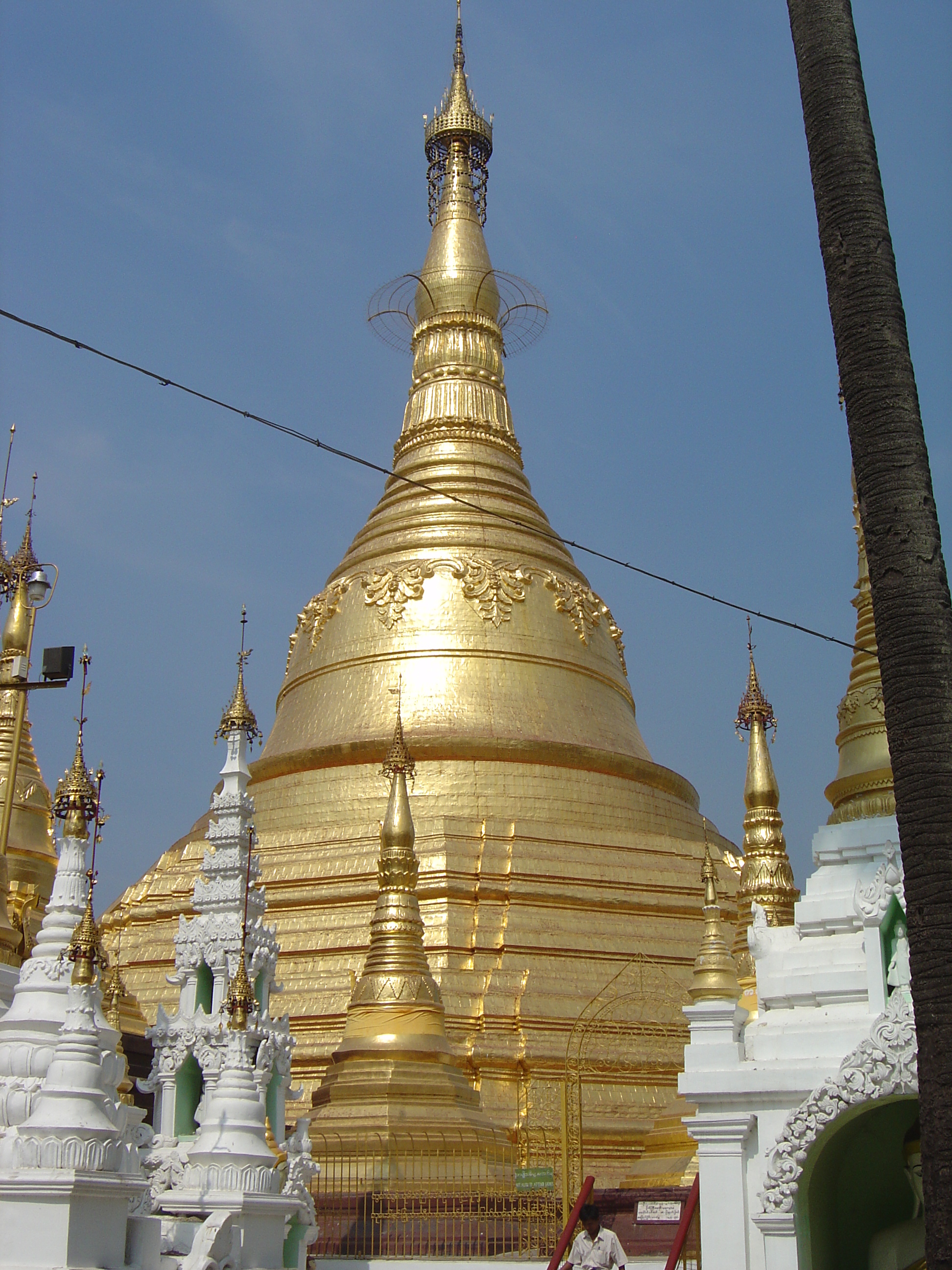 Picture Myanmar Yangon Shwedagon Pagoda 2005-01 16 - Tours Shwedagon Pagoda