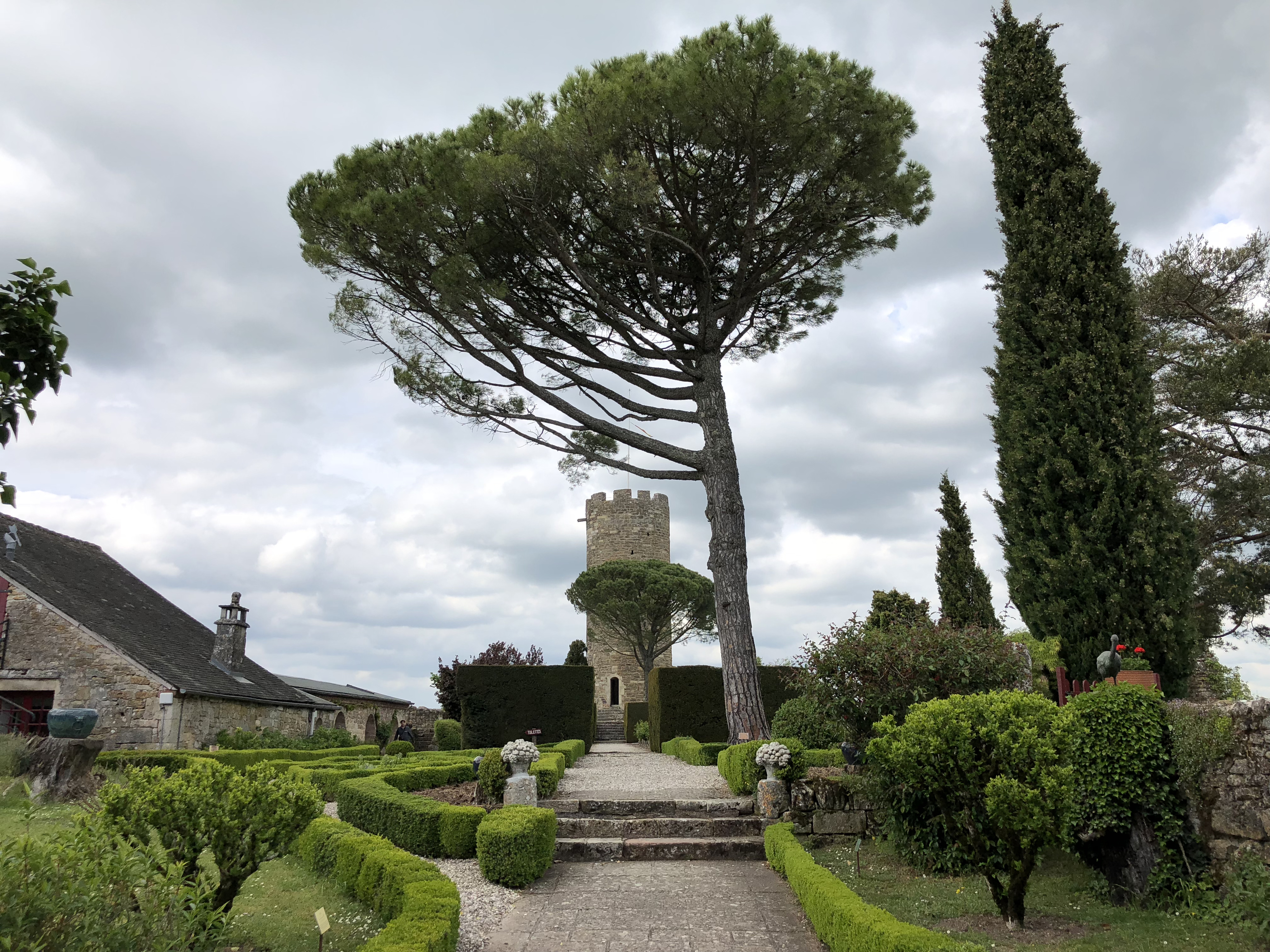 Picture France Turenne 2018-04 99 - Around Turenne