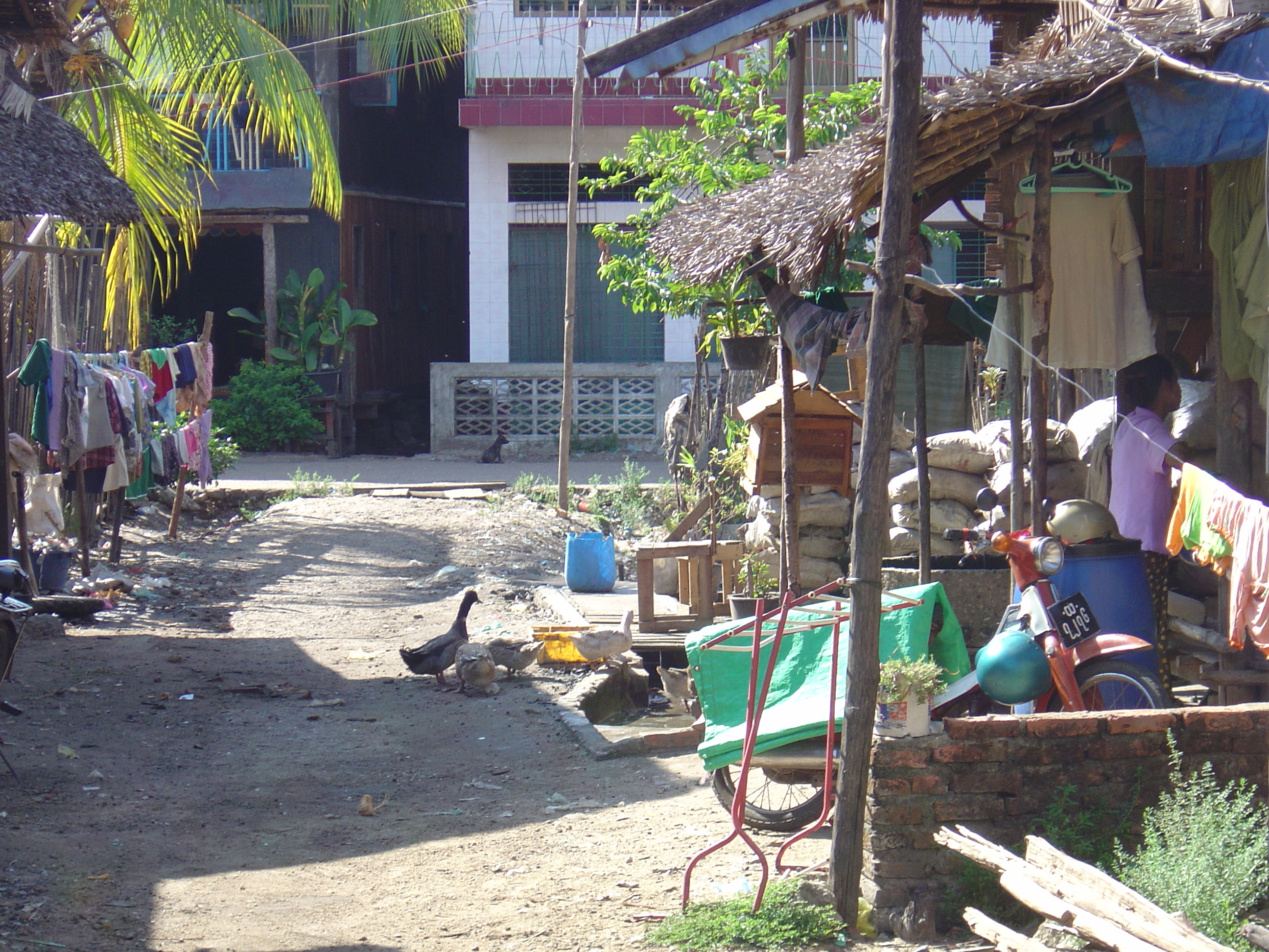 Picture Myanmar Myeik (Mergui) 2005-01 168 - Recreation Myeik (Mergui)