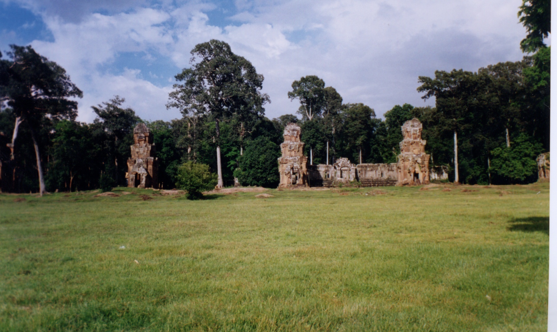 Picture Cambodia Angkor 1996-06 60 - Tours Angkor