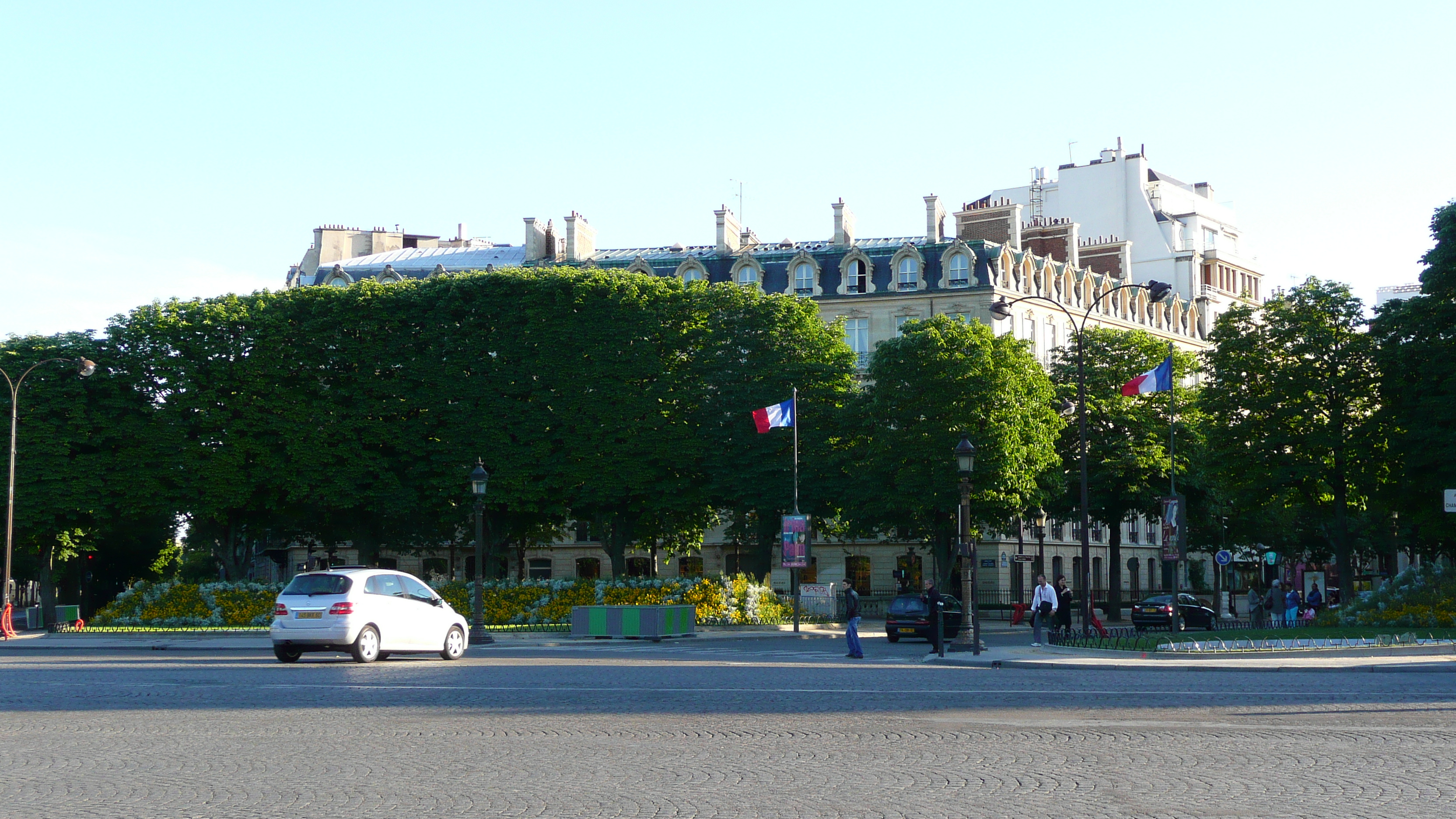 Picture France Paris Champs Elysees 2007-04 51 - Journey Champs Elysees