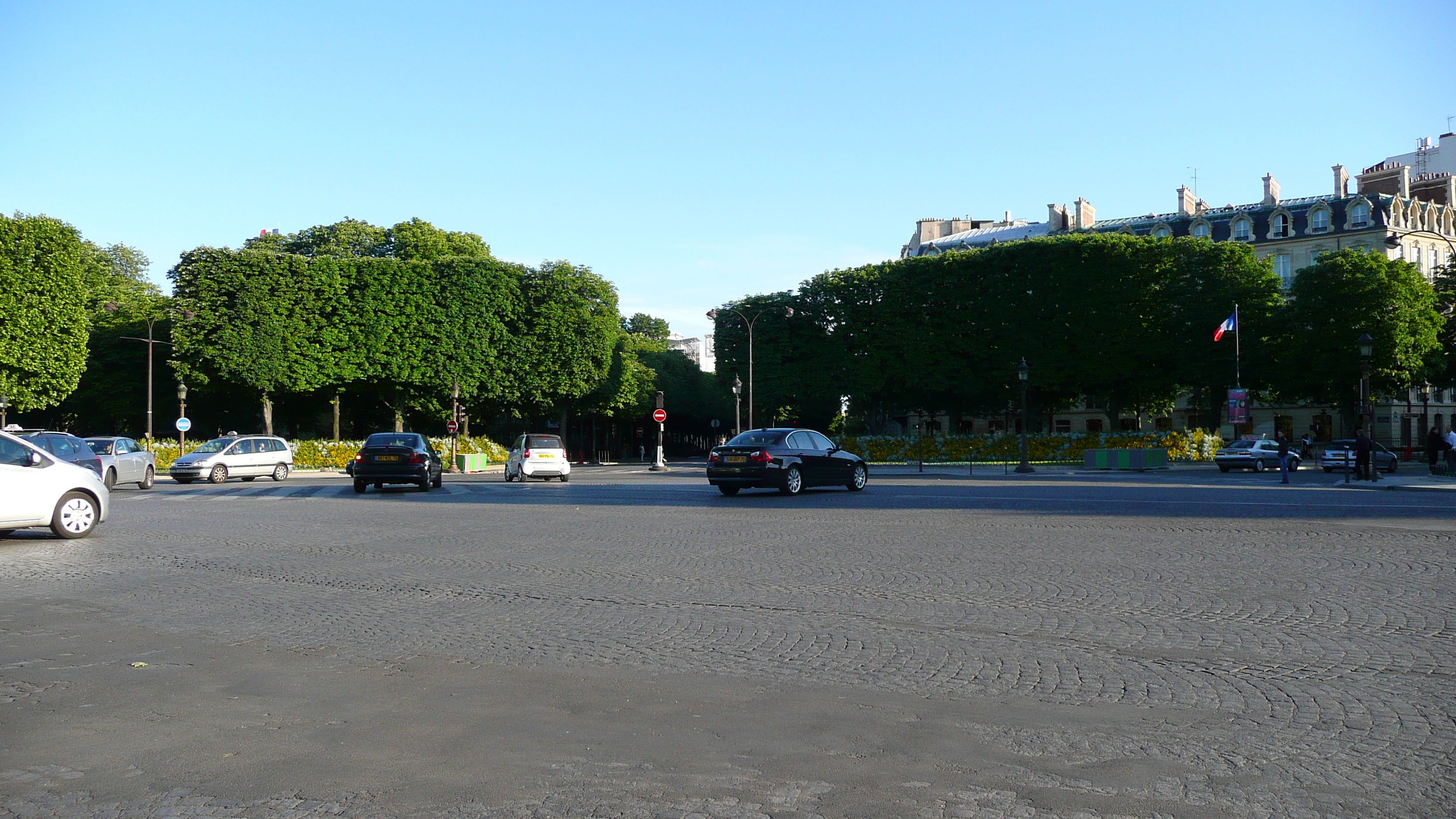 Picture France Paris Champs Elysees 2007-04 56 - Discovery Champs Elysees