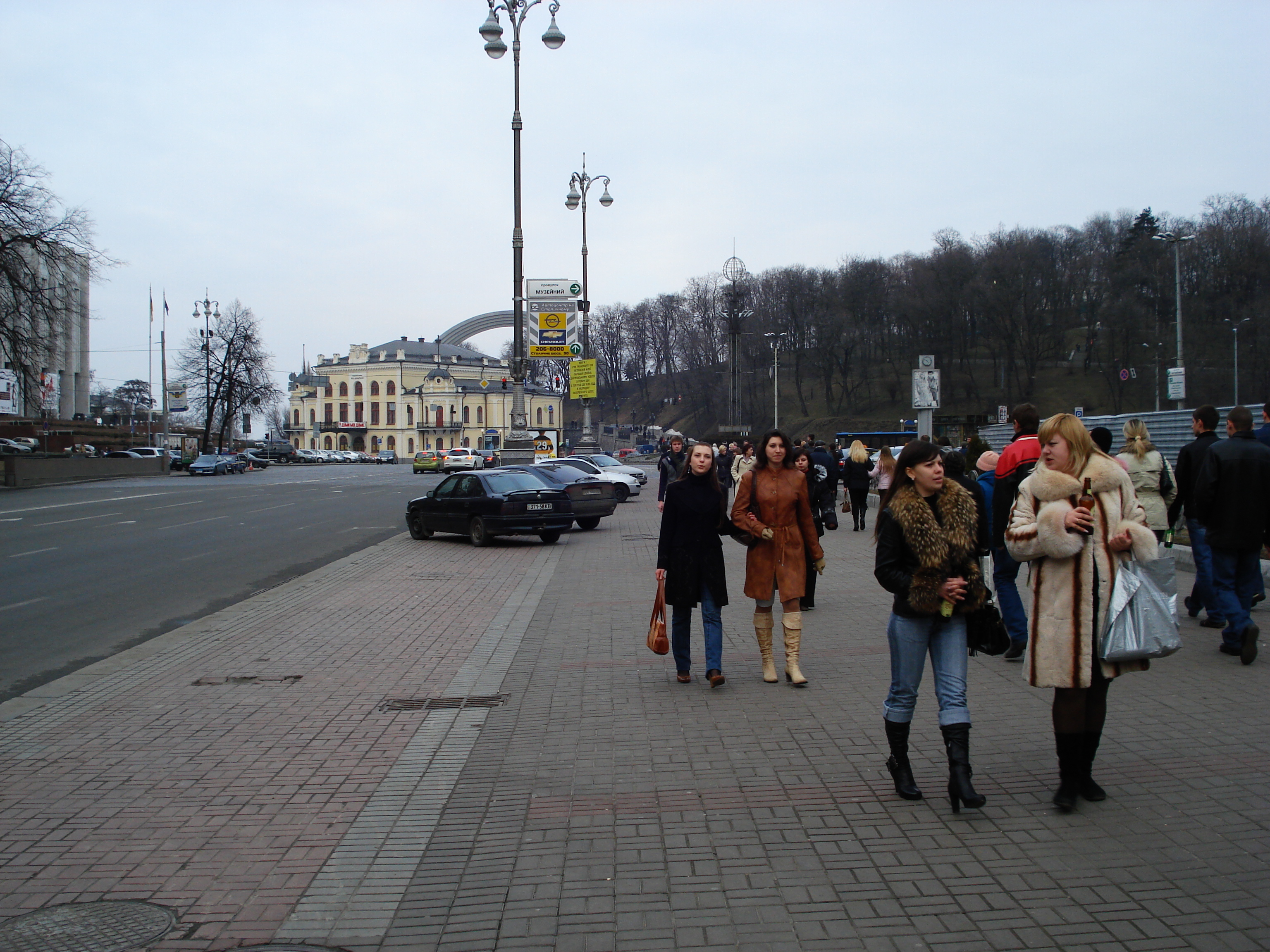 Picture Ukraine Kiev Kreschatyk Street 2007-03 1 - Center Kreschatyk Street