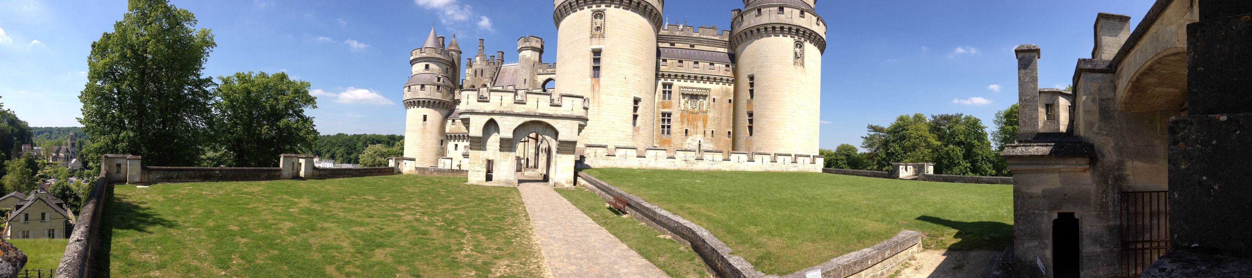 Picture France Pierrefonds 2014-05 205 - Around Pierrefonds