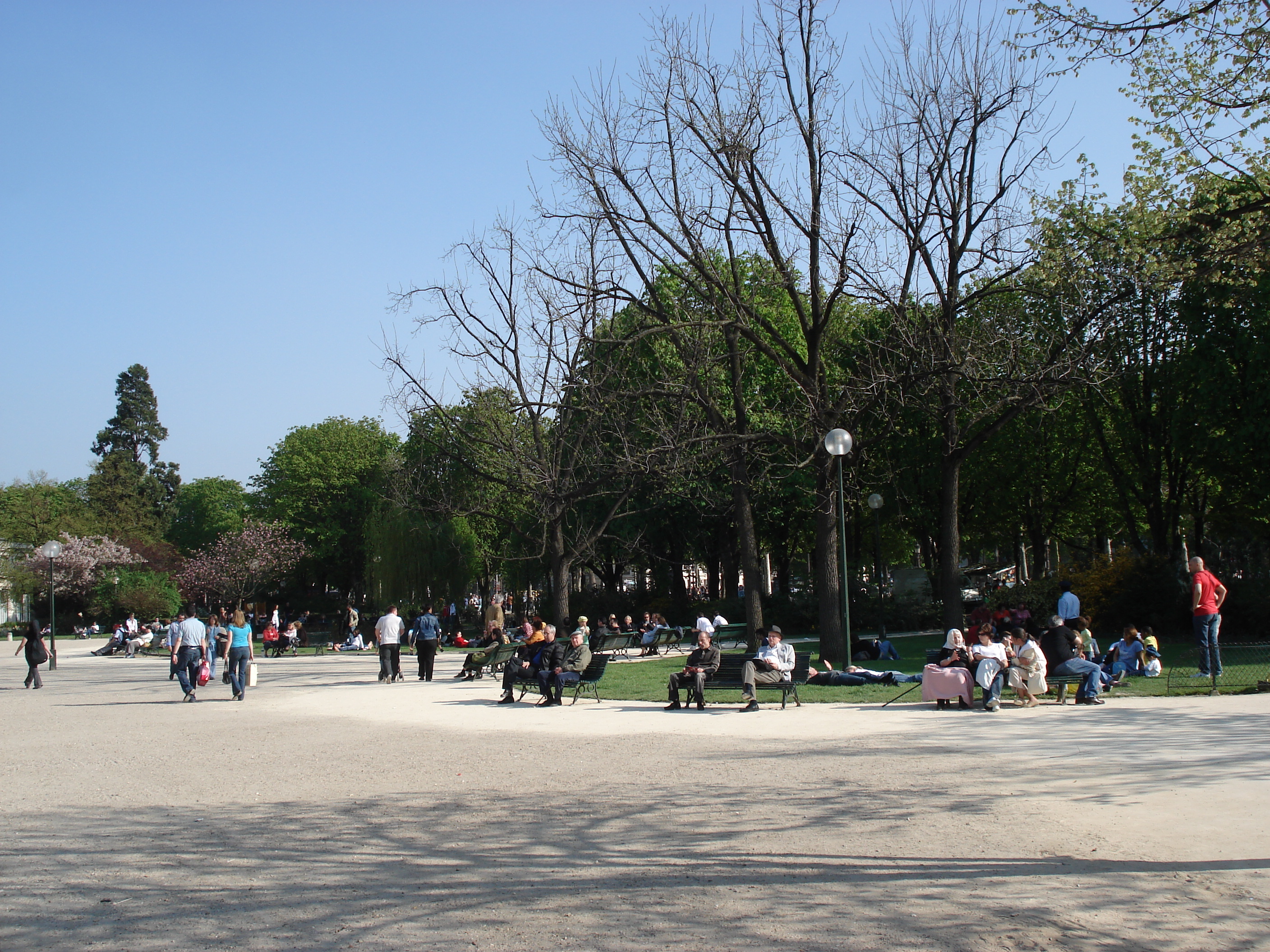 Picture France Paris Champs Elysees 2006-04 11 - Discovery Champs Elysees