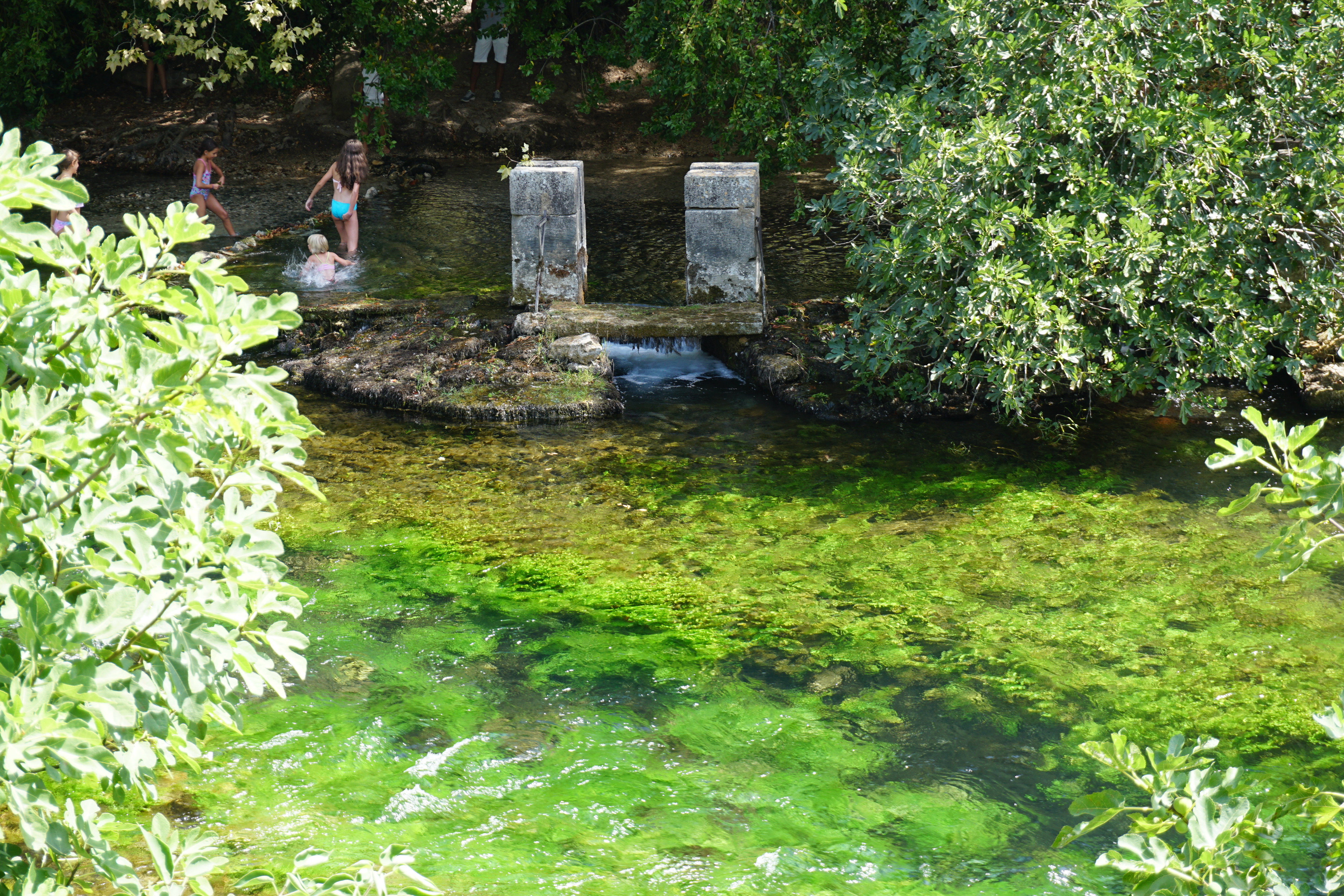 Picture France Fontaine-de-Vaucluse 2017-08 22 - Tour Fontaine-de-Vaucluse