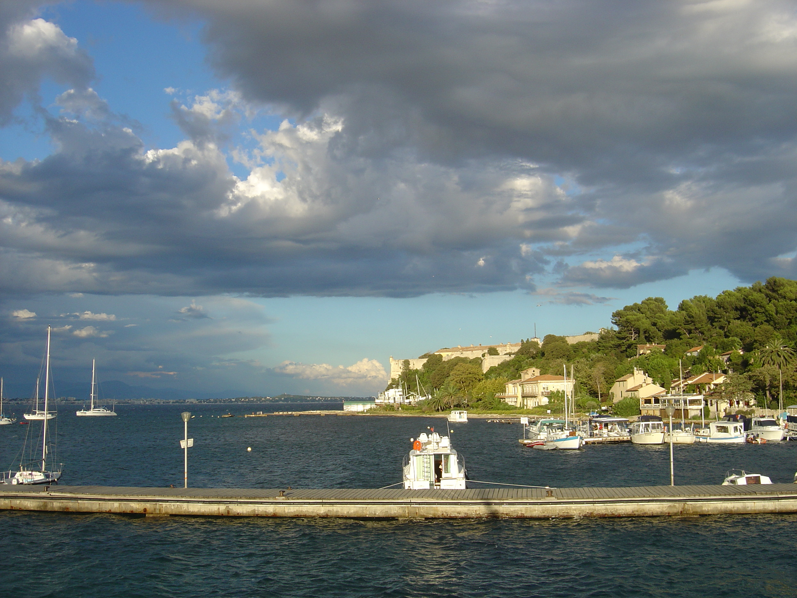 Picture France Cannes Sainte Marguerite 2005-10 12 - Center Sainte Marguerite