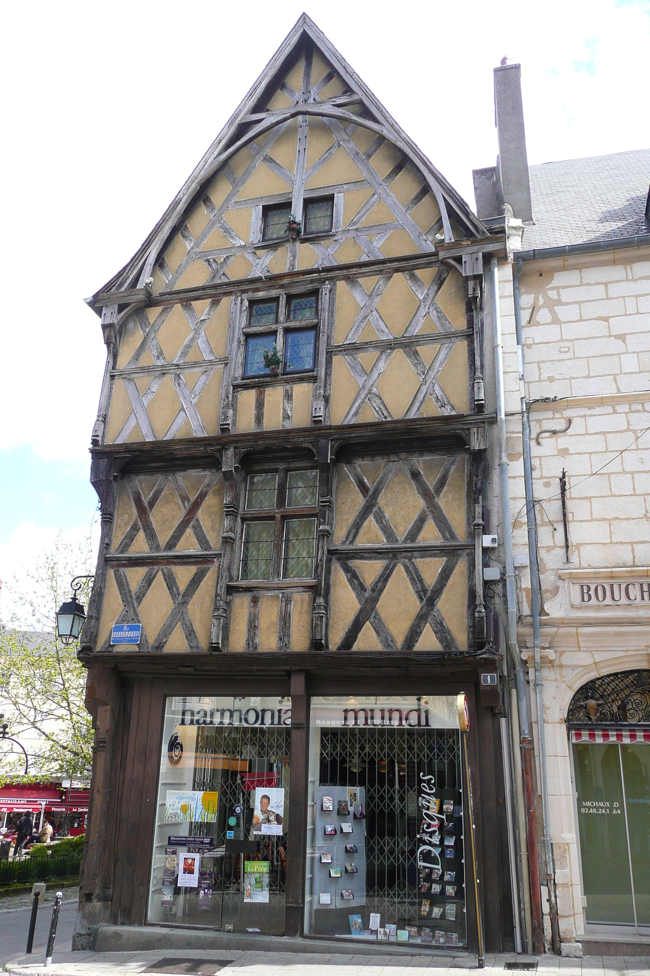 Picture France Bourges 2008-04 81 - History Bourges