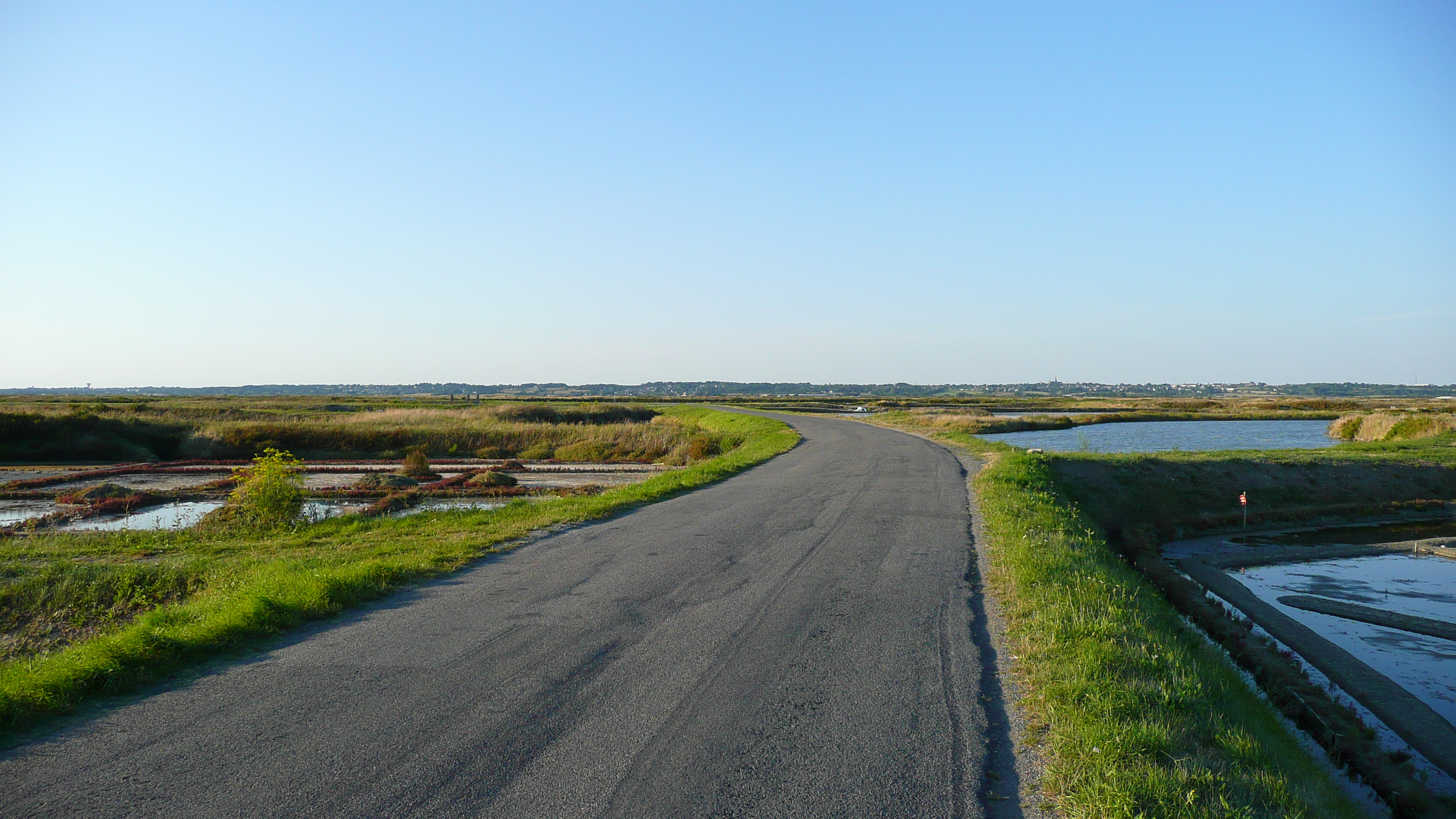 Picture France Guerande Les marais salants 2007-08 14 - Center Les marais salants