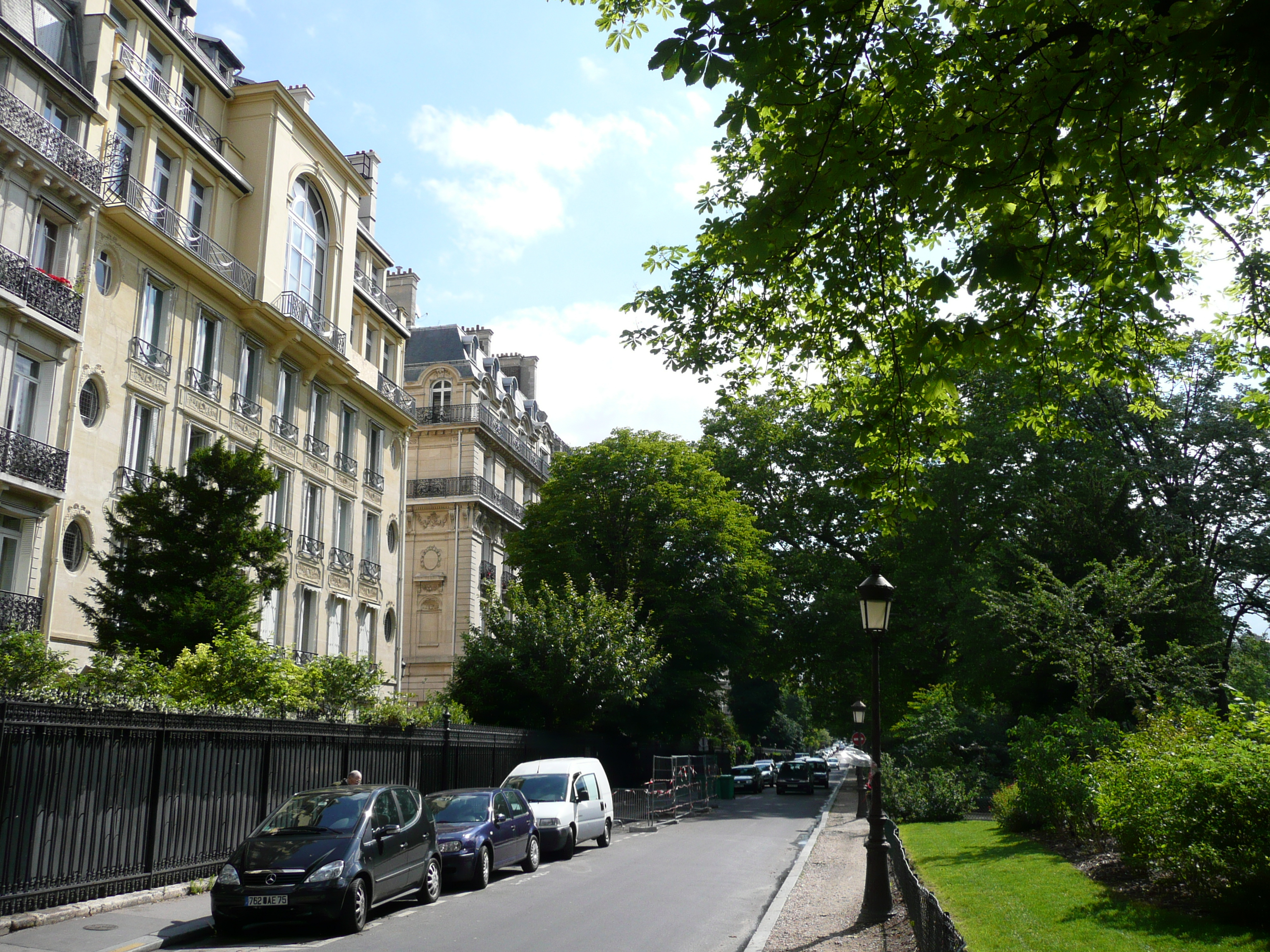 Picture France Paris Avenue Foch 2007-06 41 - Discovery Avenue Foch