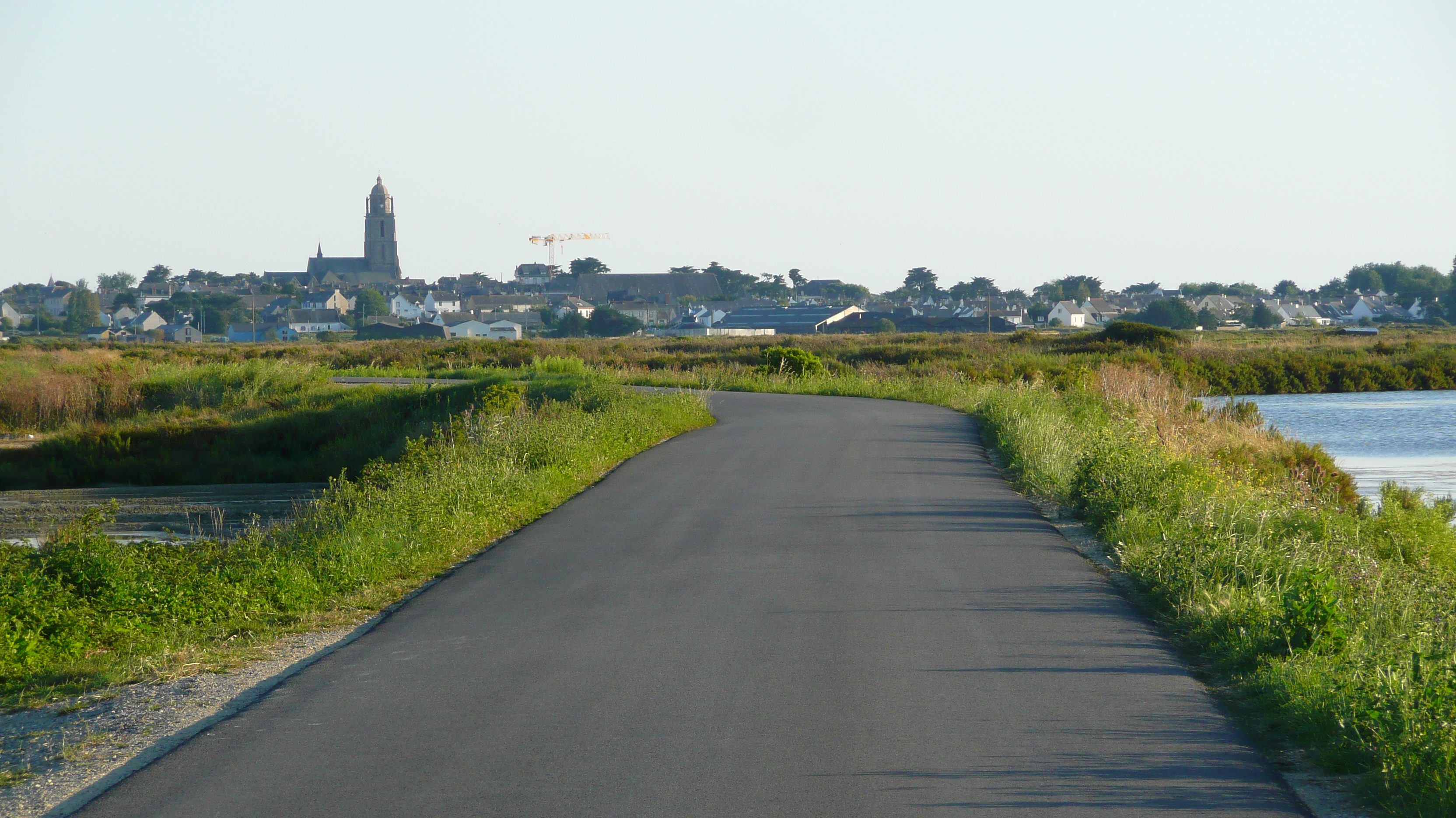 Picture France Guerande Les marais salants 2007-08 34 - Tours Les marais salants