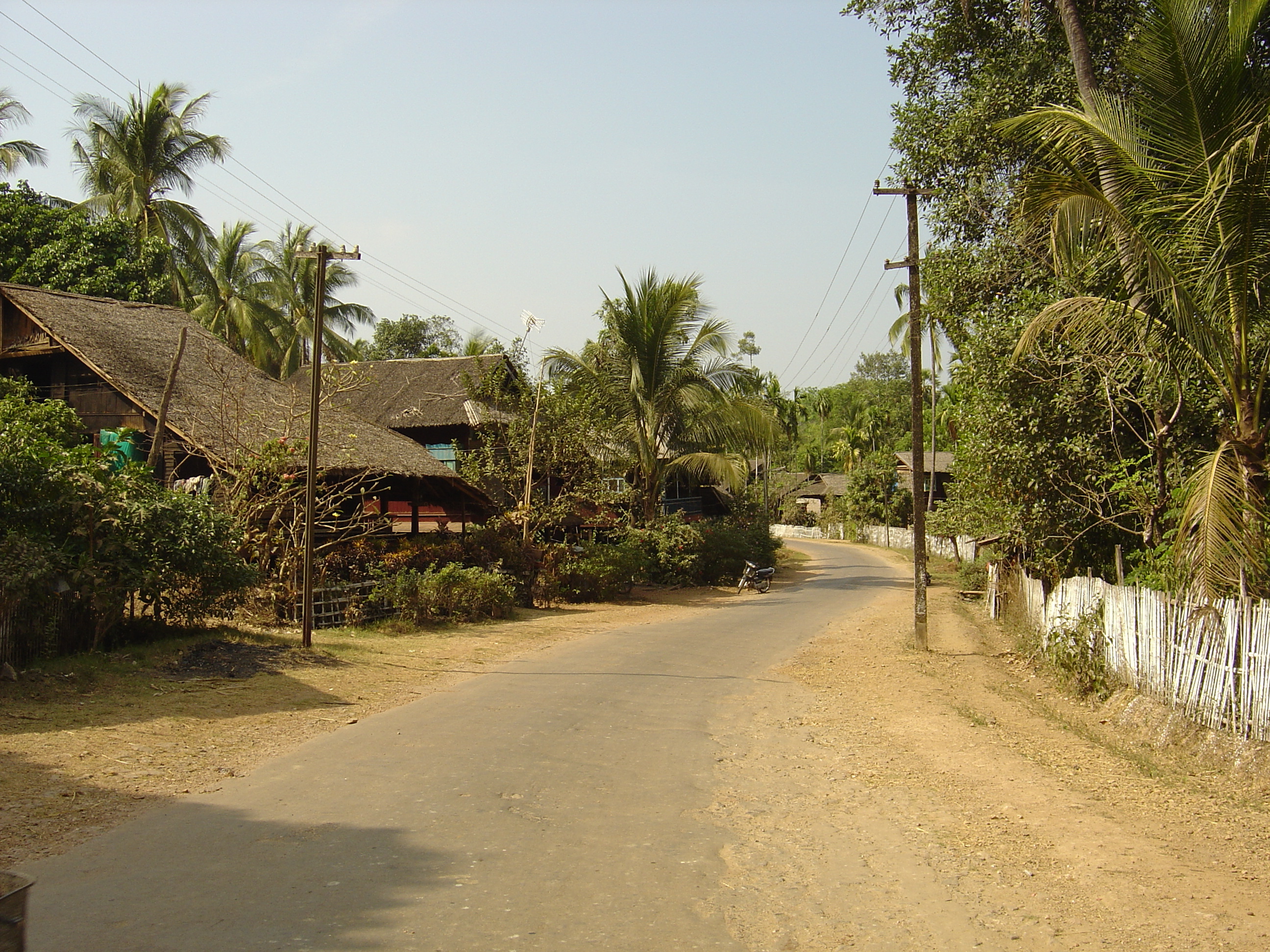 Picture Myanmar Road from Dawei to Maungmagan beach 2005-01 61 - Journey Road from Dawei to Maungmagan beach