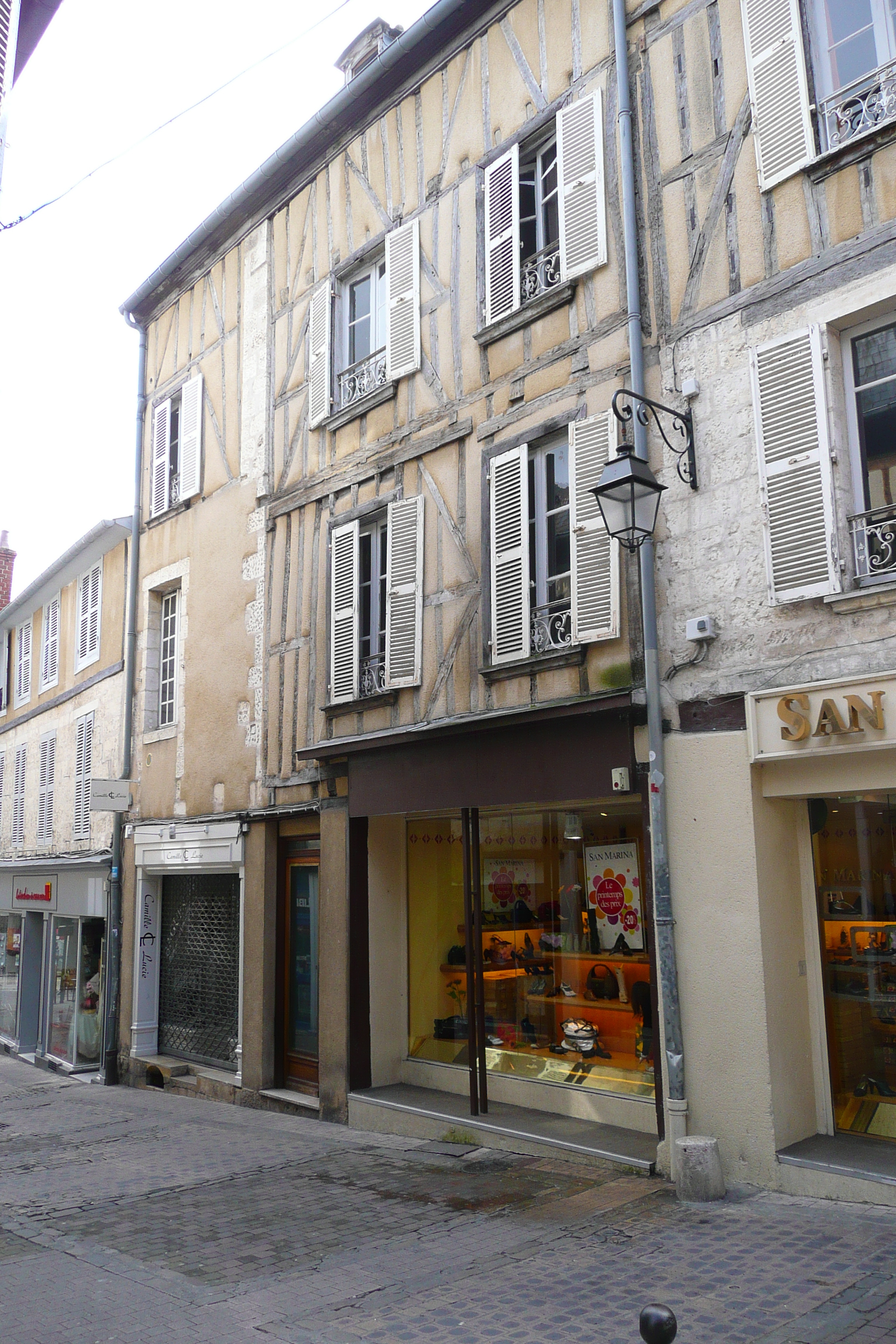 Picture France Bourges 2008-04 96 - History Bourges