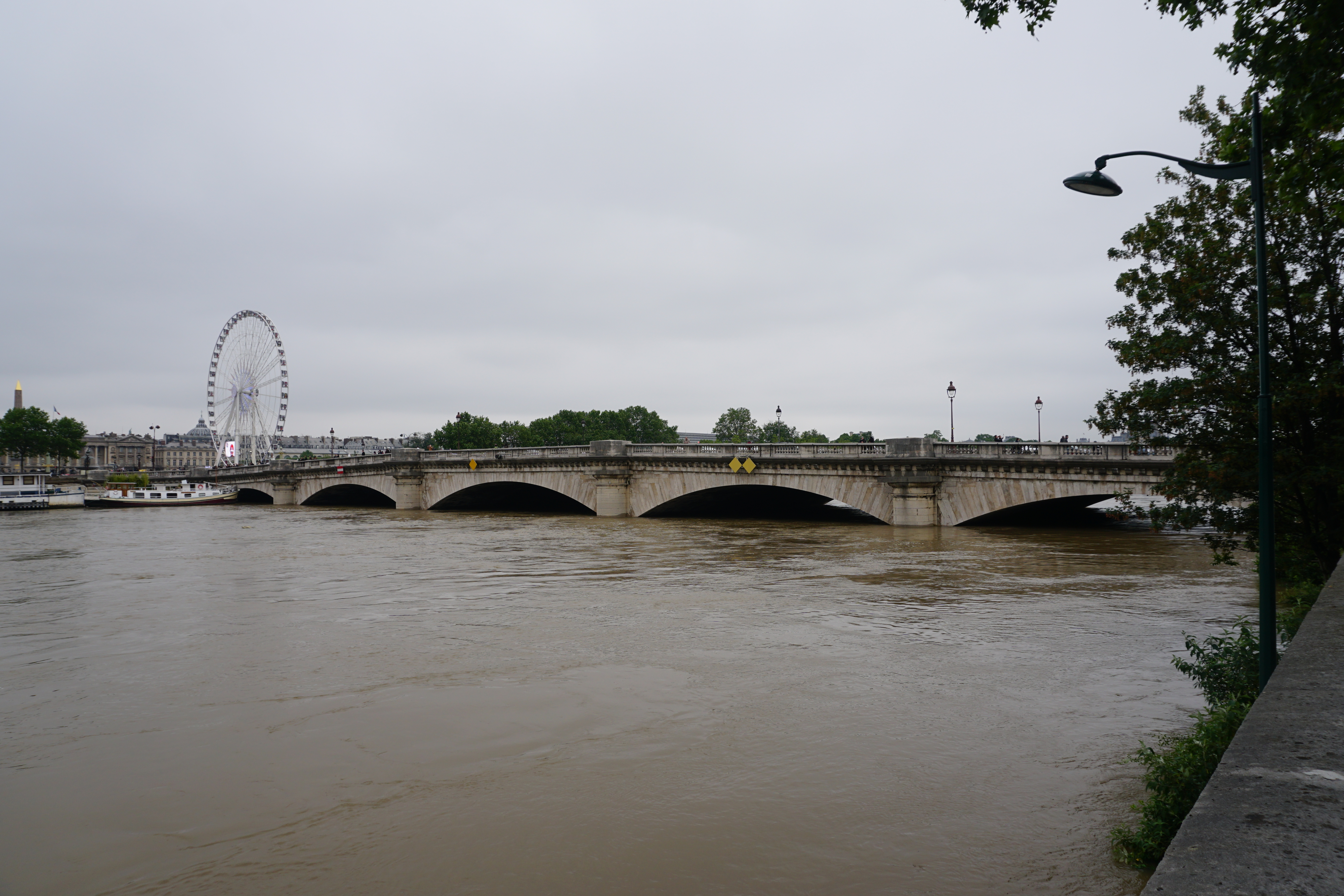 Picture France Paris Seine river 2016-06 69 - Around Seine river