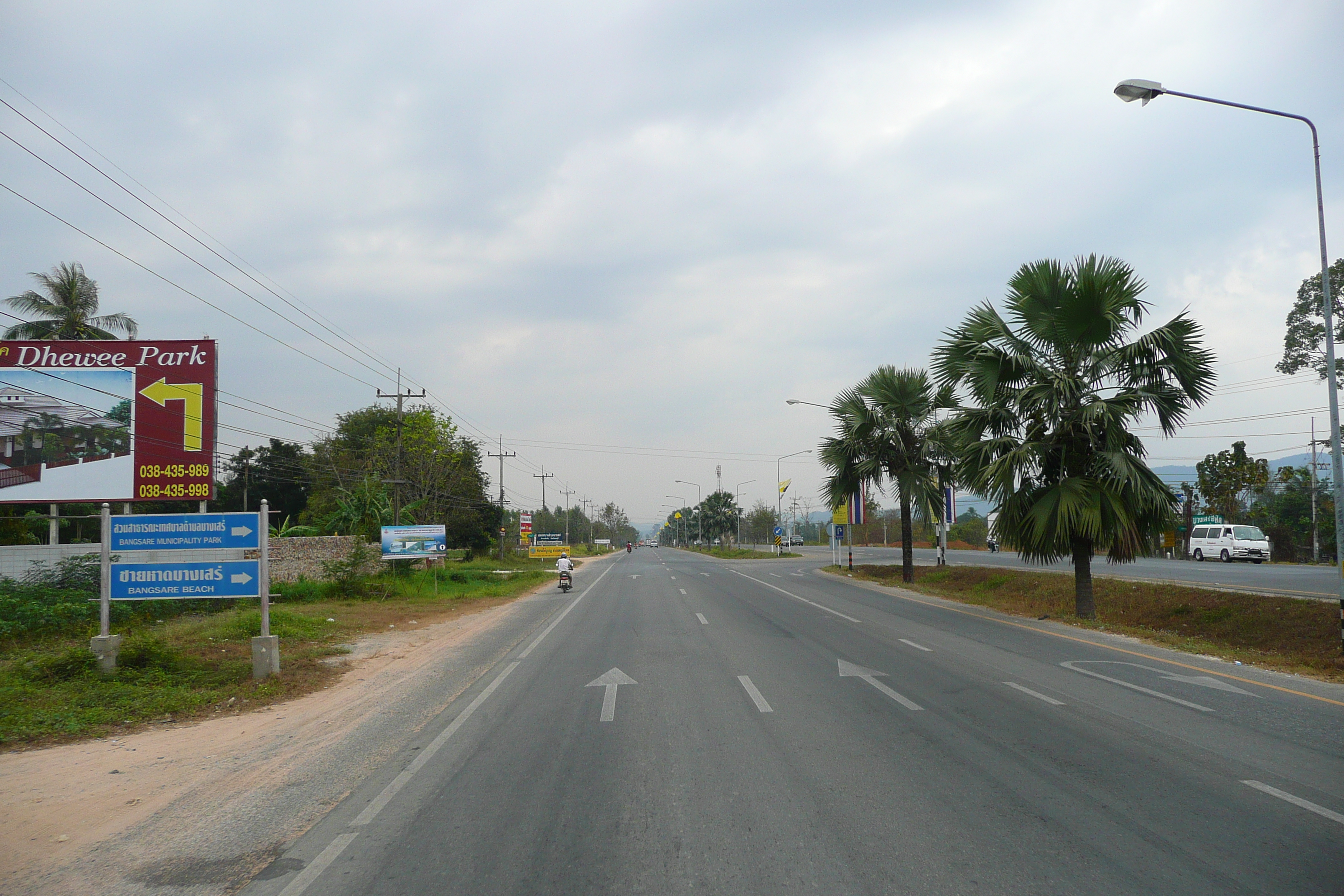 Picture Thailand Chonburi Sukhumvit road 2008-01 18 - Center Sukhumvit road