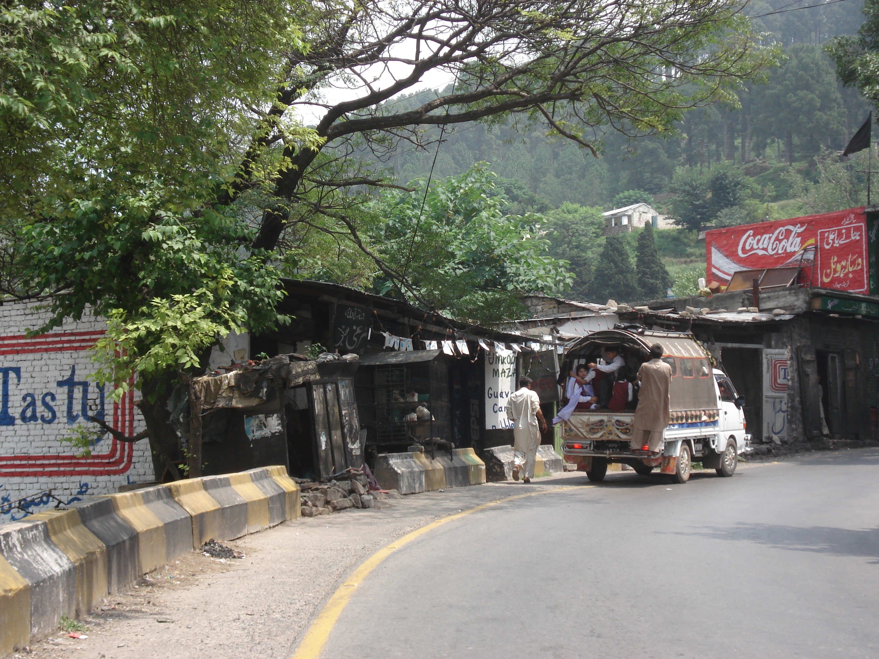 Picture Pakistan Islamabad to Murree road 2006-08 32 - Journey Islamabad to Murree road