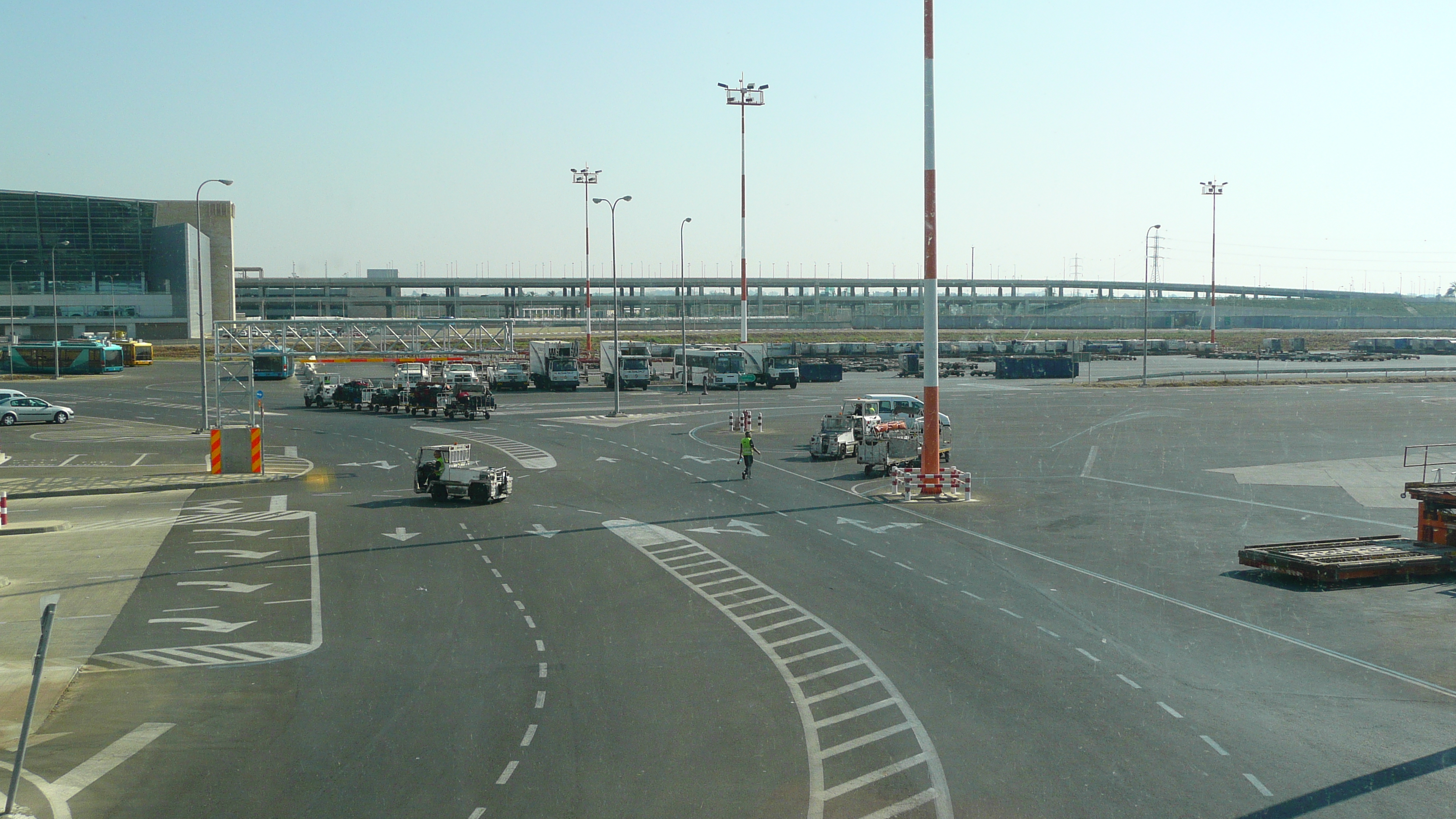 Picture Israel Ben Gurion Airport 2007-06 19 - Discovery Ben Gurion Airport