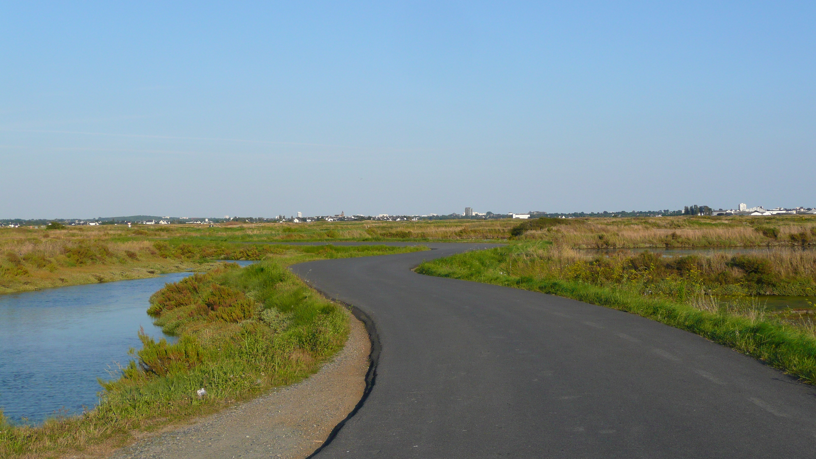 Picture France Guerande Les marais salants 2007-08 25 - Center Les marais salants